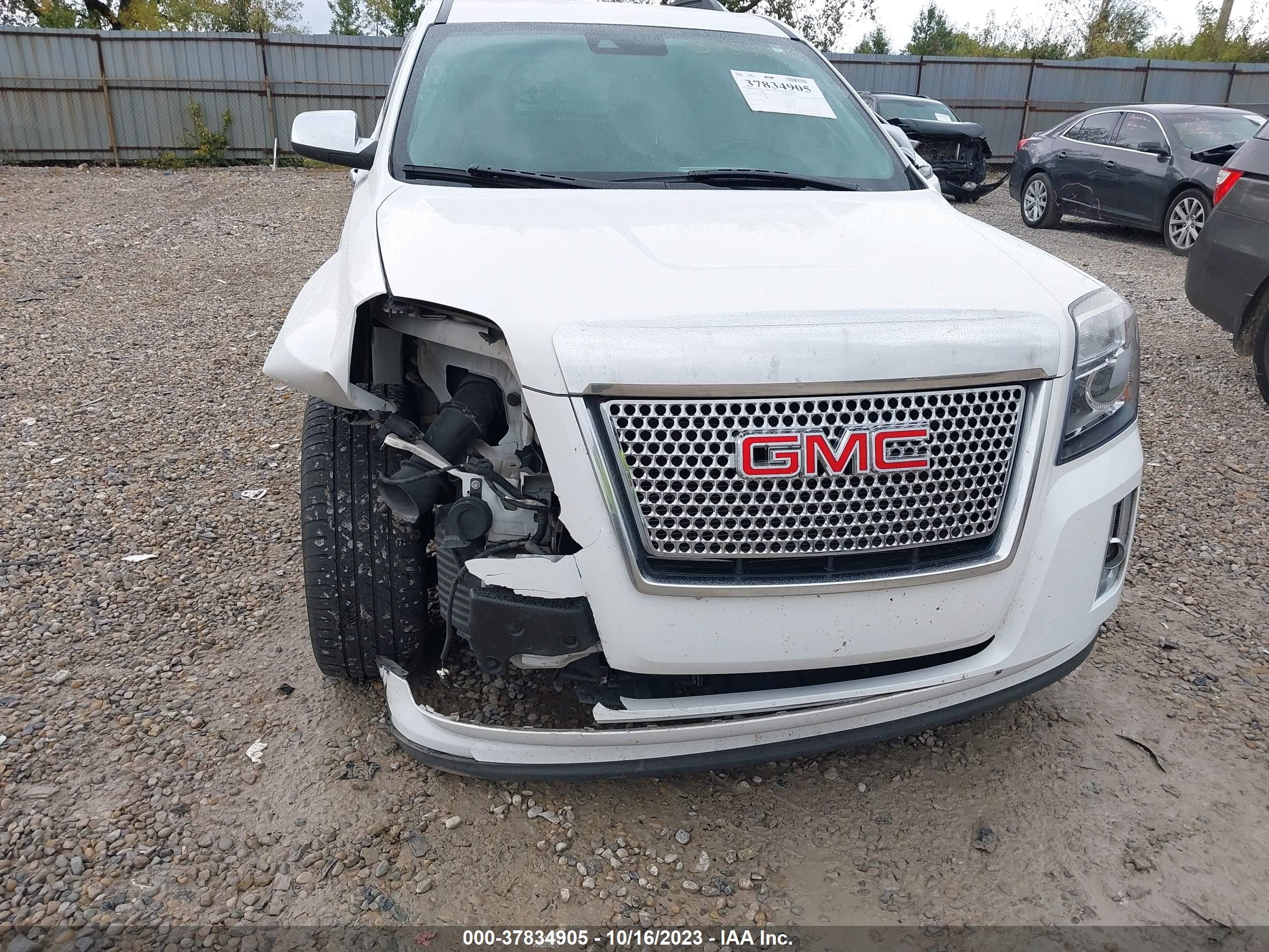 Photo 5 VIN: 2GKFLUE3XF6178675 - GMC TERRAIN 