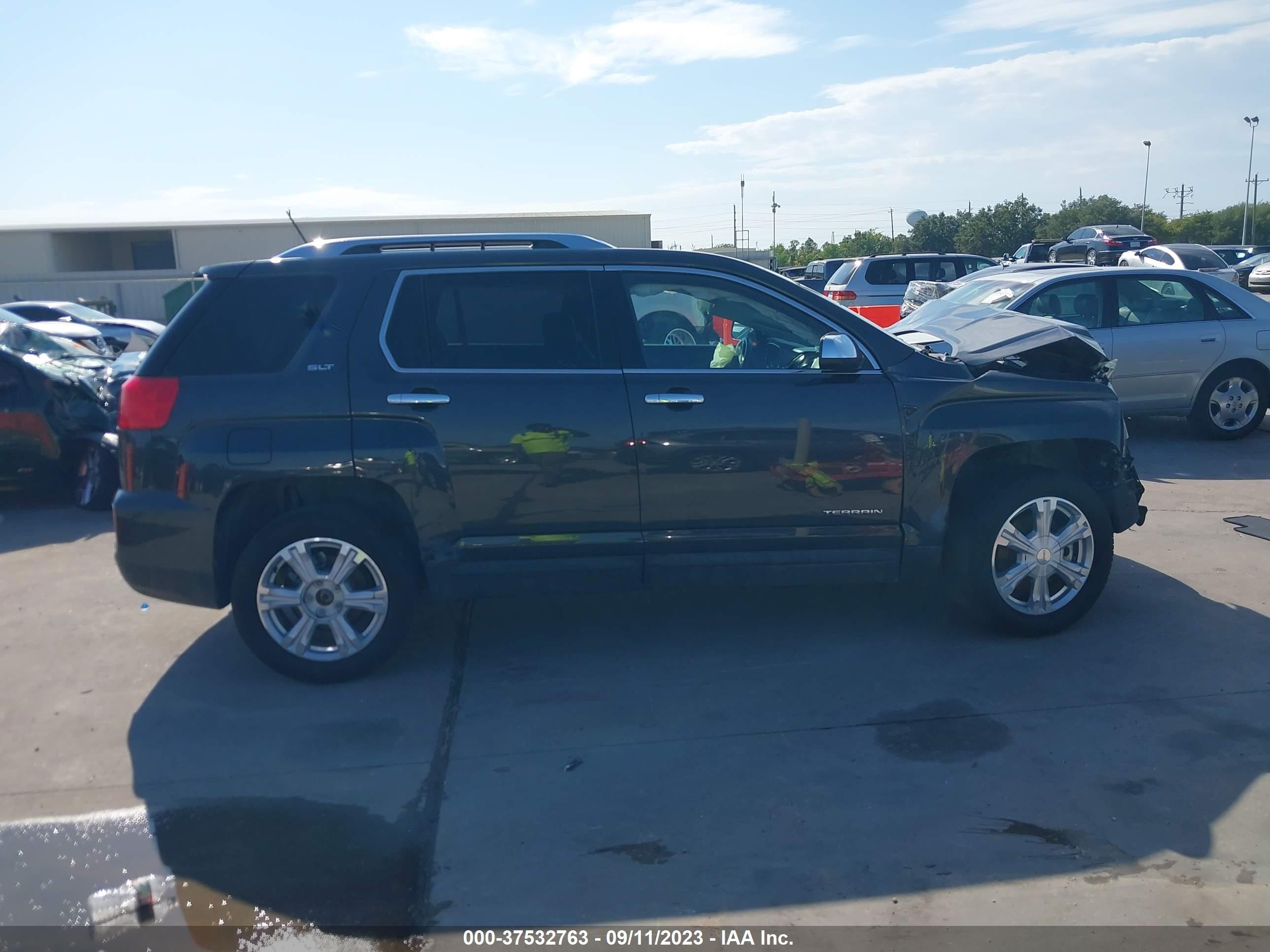 Photo 13 VIN: 2GKFLUEK4H6327477 - GMC TERRAIN 