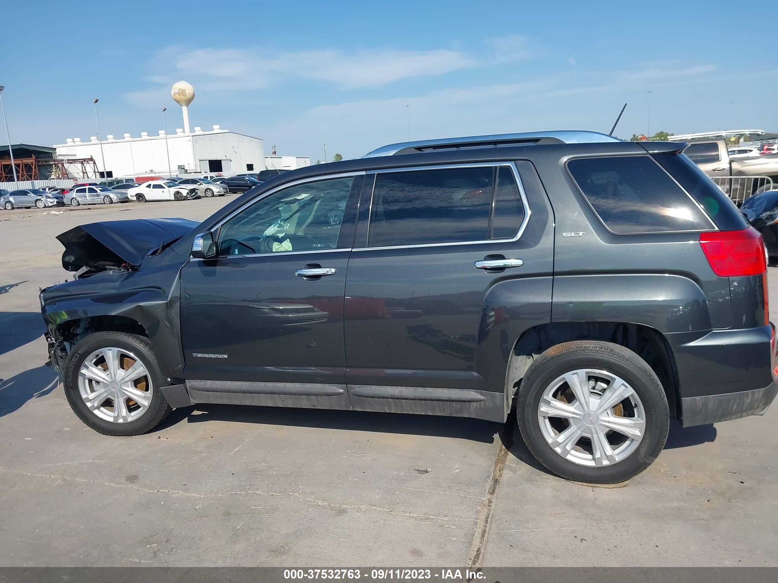 Photo 14 VIN: 2GKFLUEK4H6327477 - GMC TERRAIN 