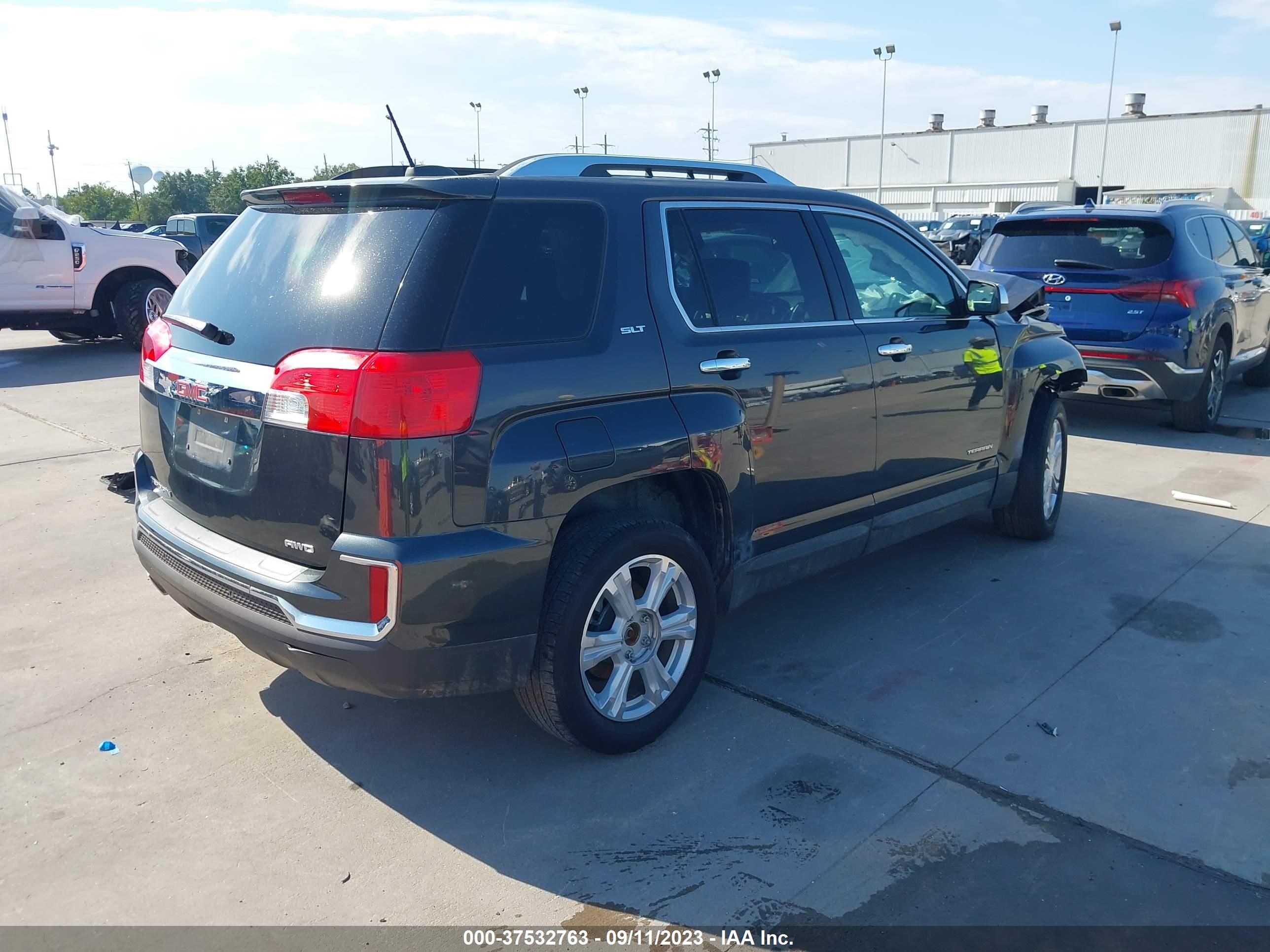 Photo 3 VIN: 2GKFLUEK4H6327477 - GMC TERRAIN 