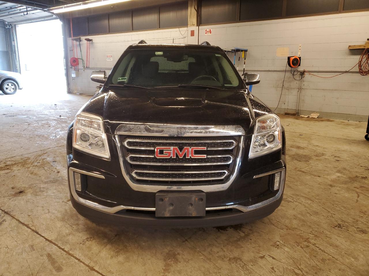 Photo 4 VIN: 2GKFLUEKXG6152859 - GMC TERRAIN 