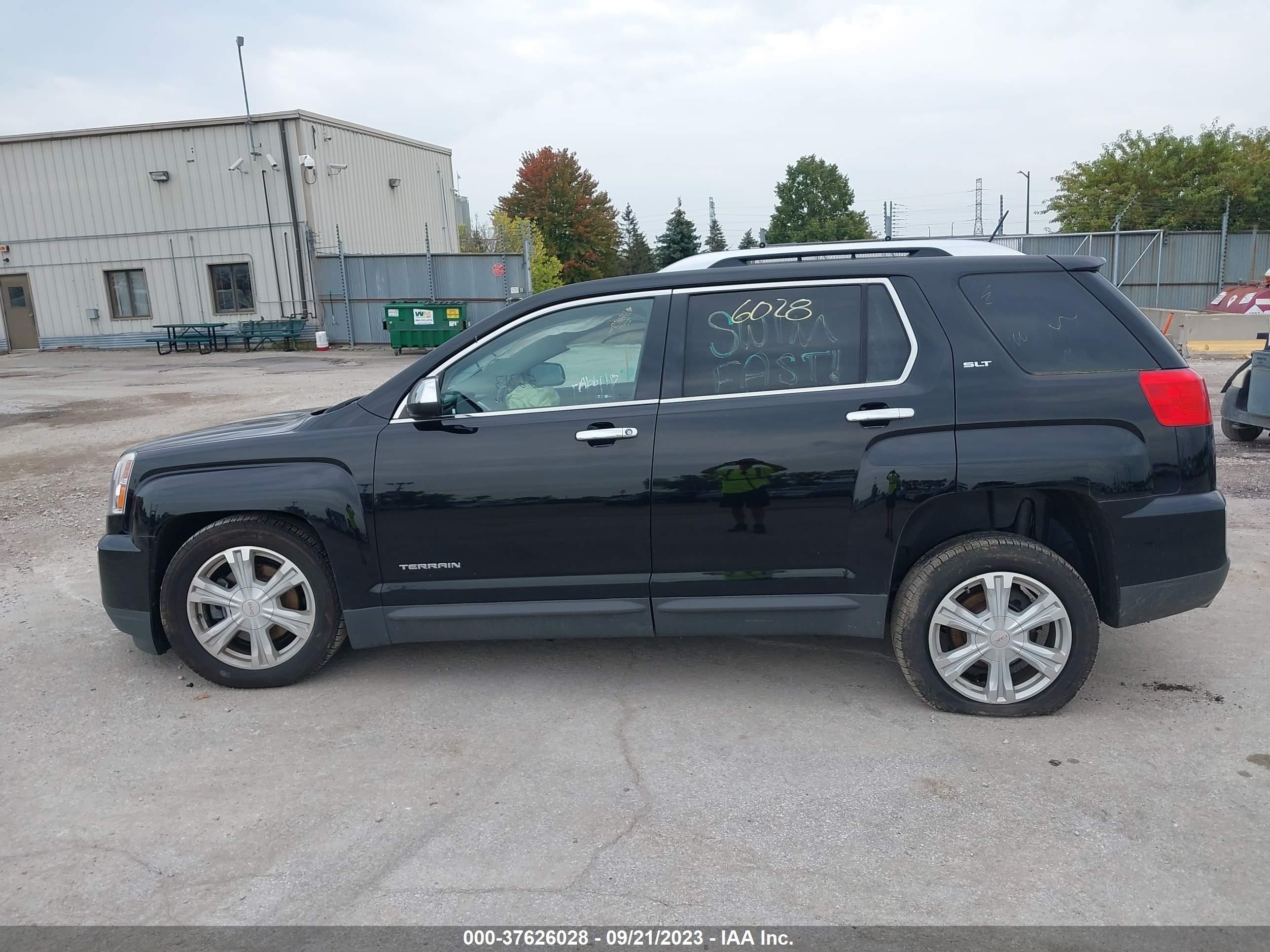 Photo 13 VIN: 2GKFLUEKXG6291843 - GMC TERRAIN 