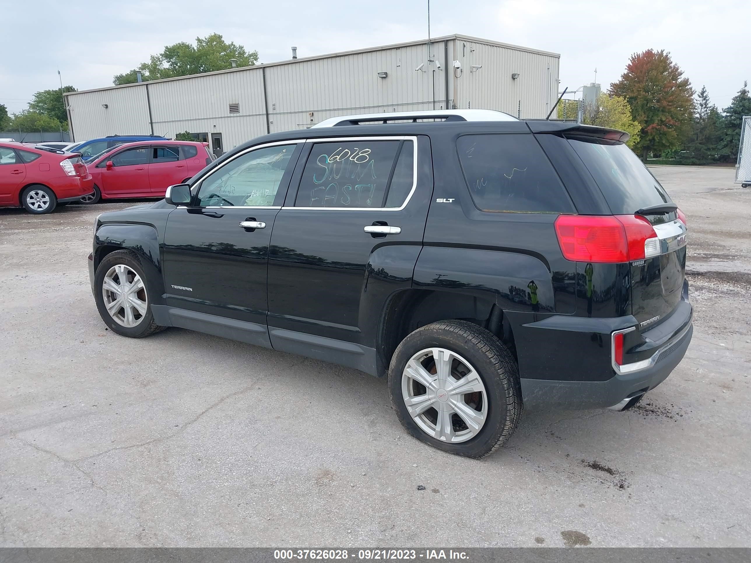 Photo 2 VIN: 2GKFLUEKXG6291843 - GMC TERRAIN 