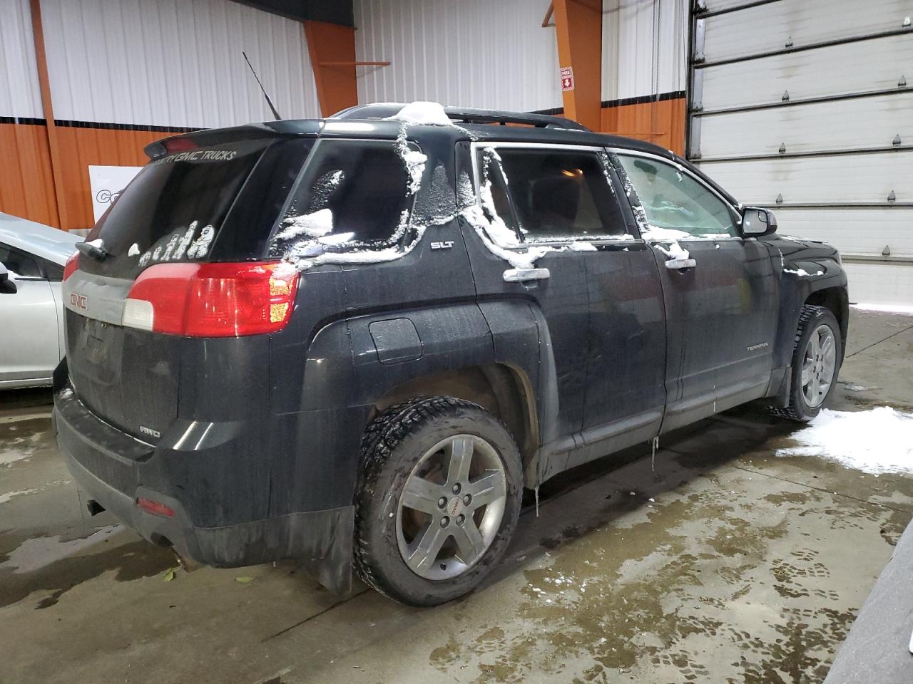 Photo 2 VIN: 2GKFLVE31D6105519 - GMC TERRAIN 