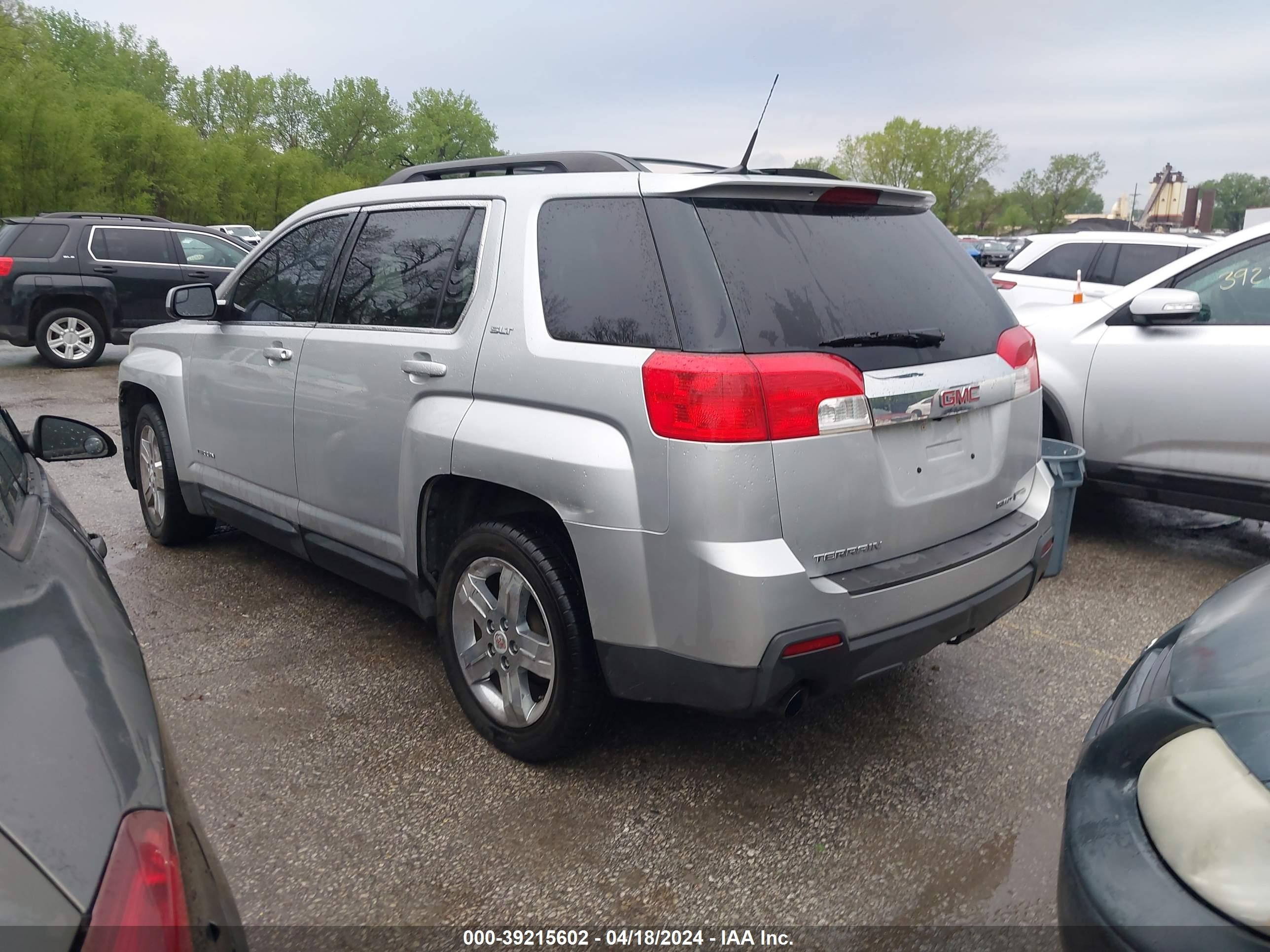 Photo 2 VIN: 2GKFLVE54C6281433 - GMC TERRAIN 