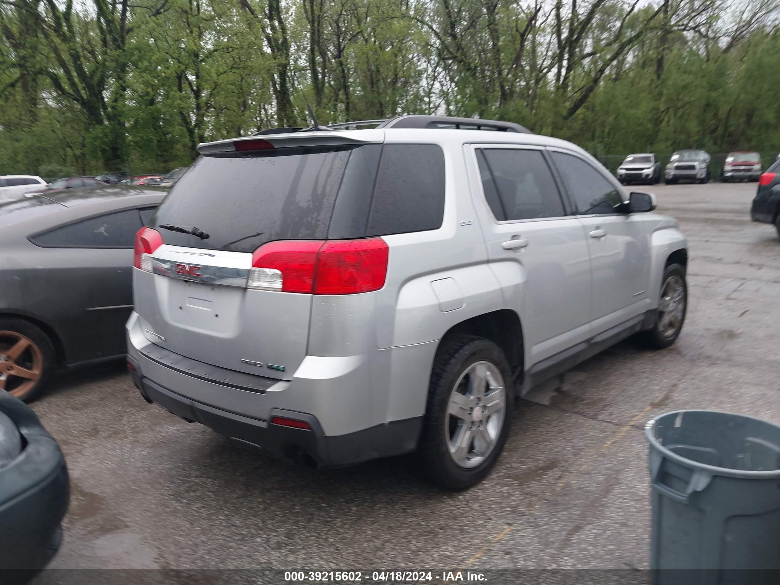 Photo 3 VIN: 2GKFLVE54C6281433 - GMC TERRAIN 