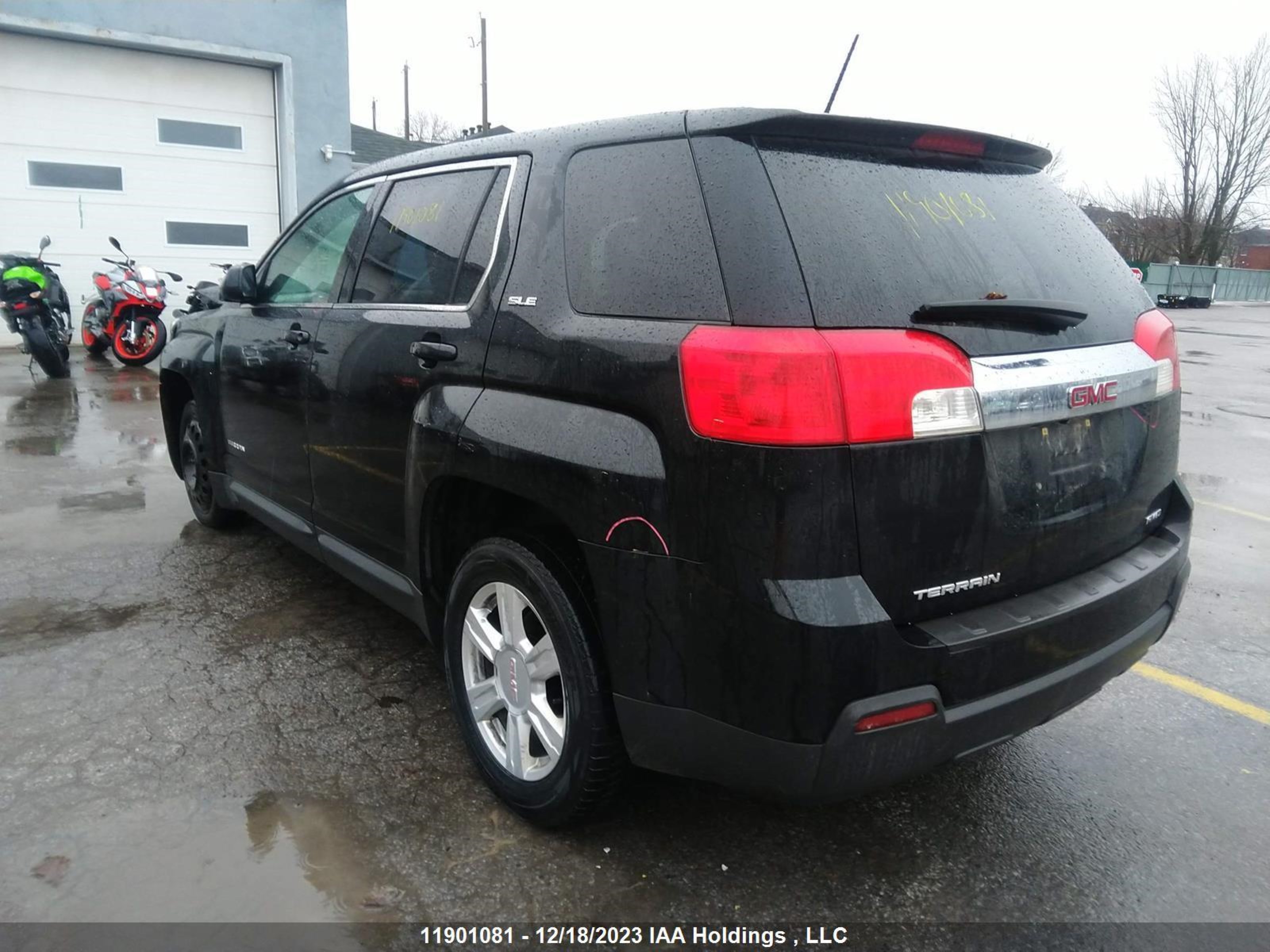 Photo 2 VIN: 2GKFLVEK0F6386271 - GMC TERRAIN 