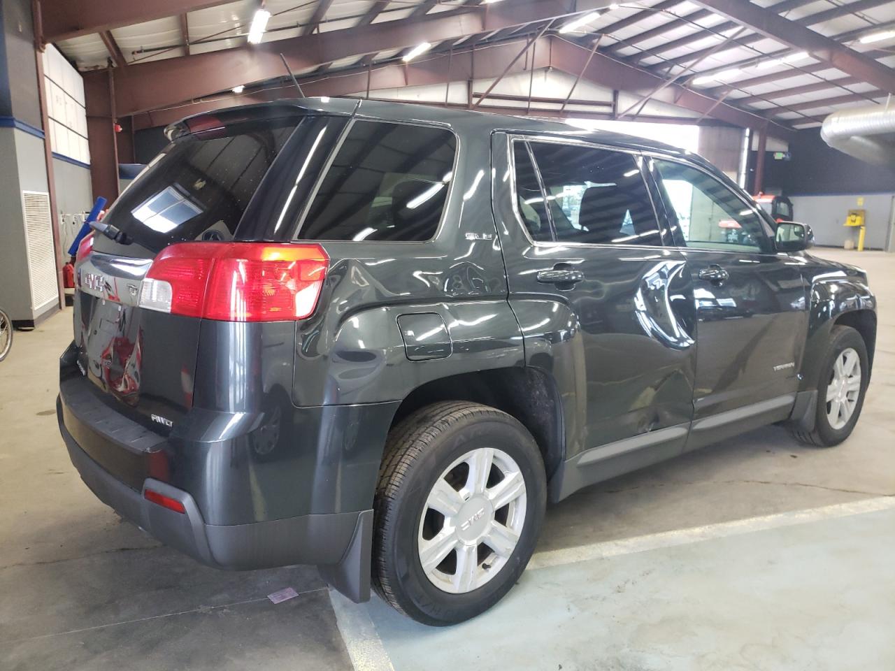 Photo 2 VIN: 2GKFLVEK2E6338821 - GMC TERRAIN 