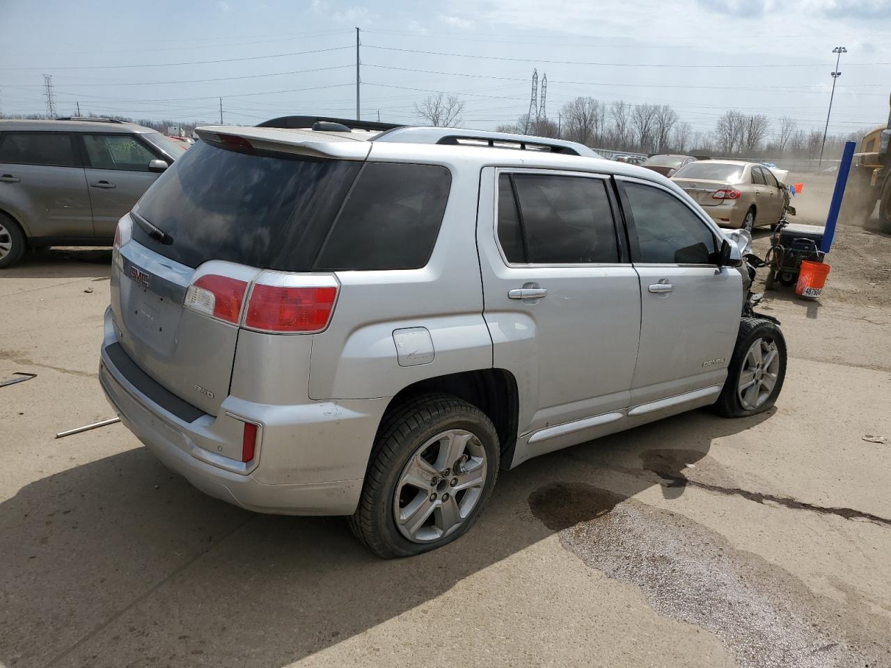 Photo 2 VIN: 2GKFLVEK3H6205280 - GMC TERRAIN 