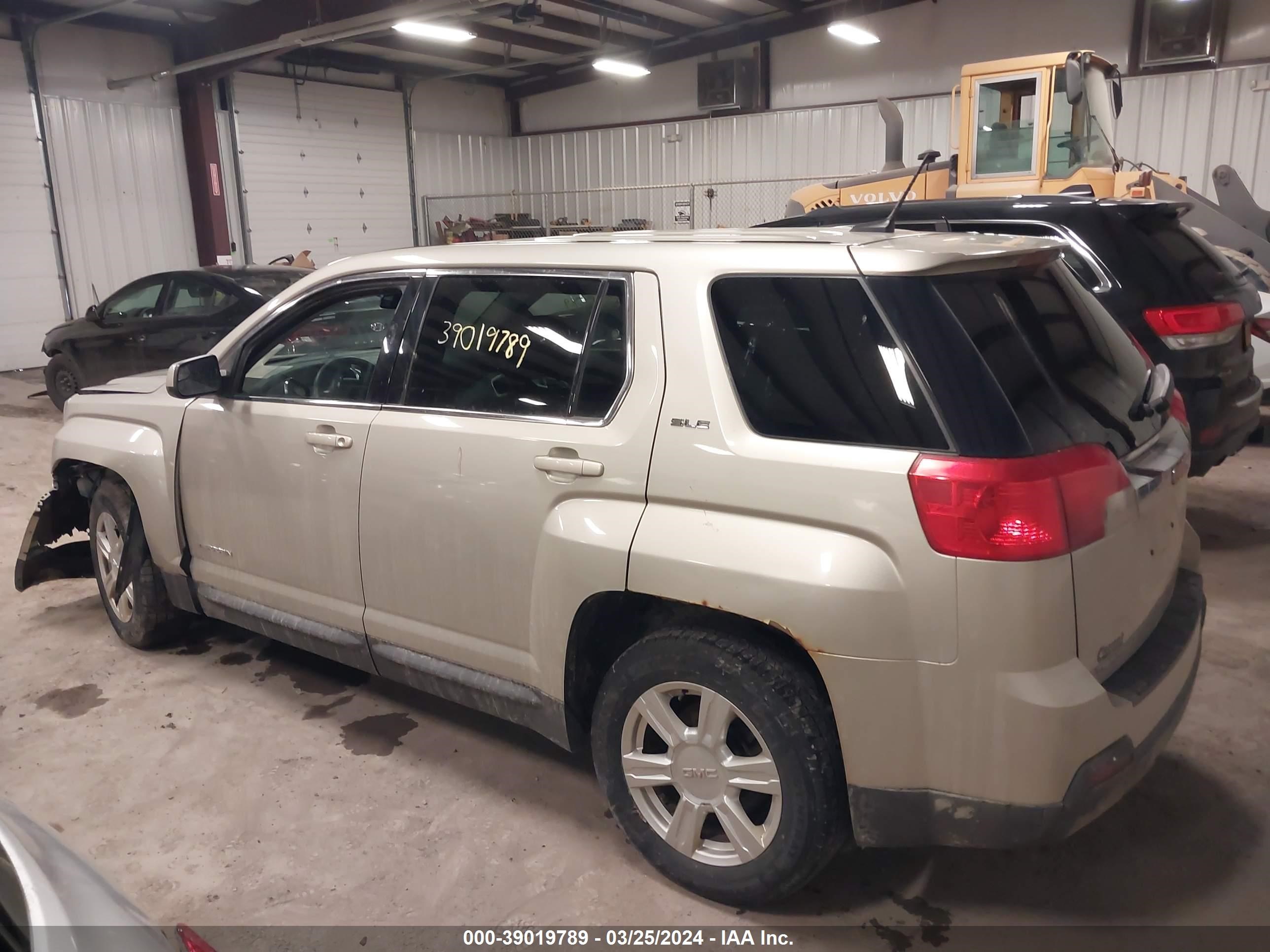 Photo 13 VIN: 2GKFLVEK6E6336389 - GMC TERRAIN 