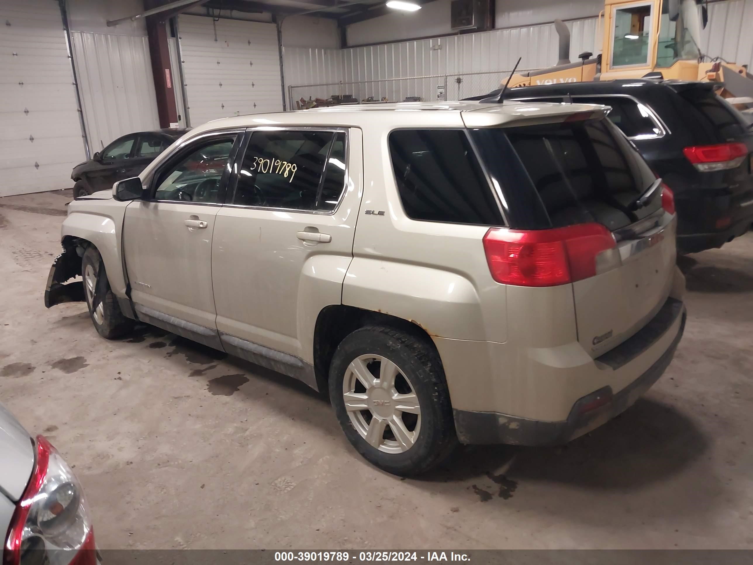 Photo 2 VIN: 2GKFLVEK6E6336389 - GMC TERRAIN 