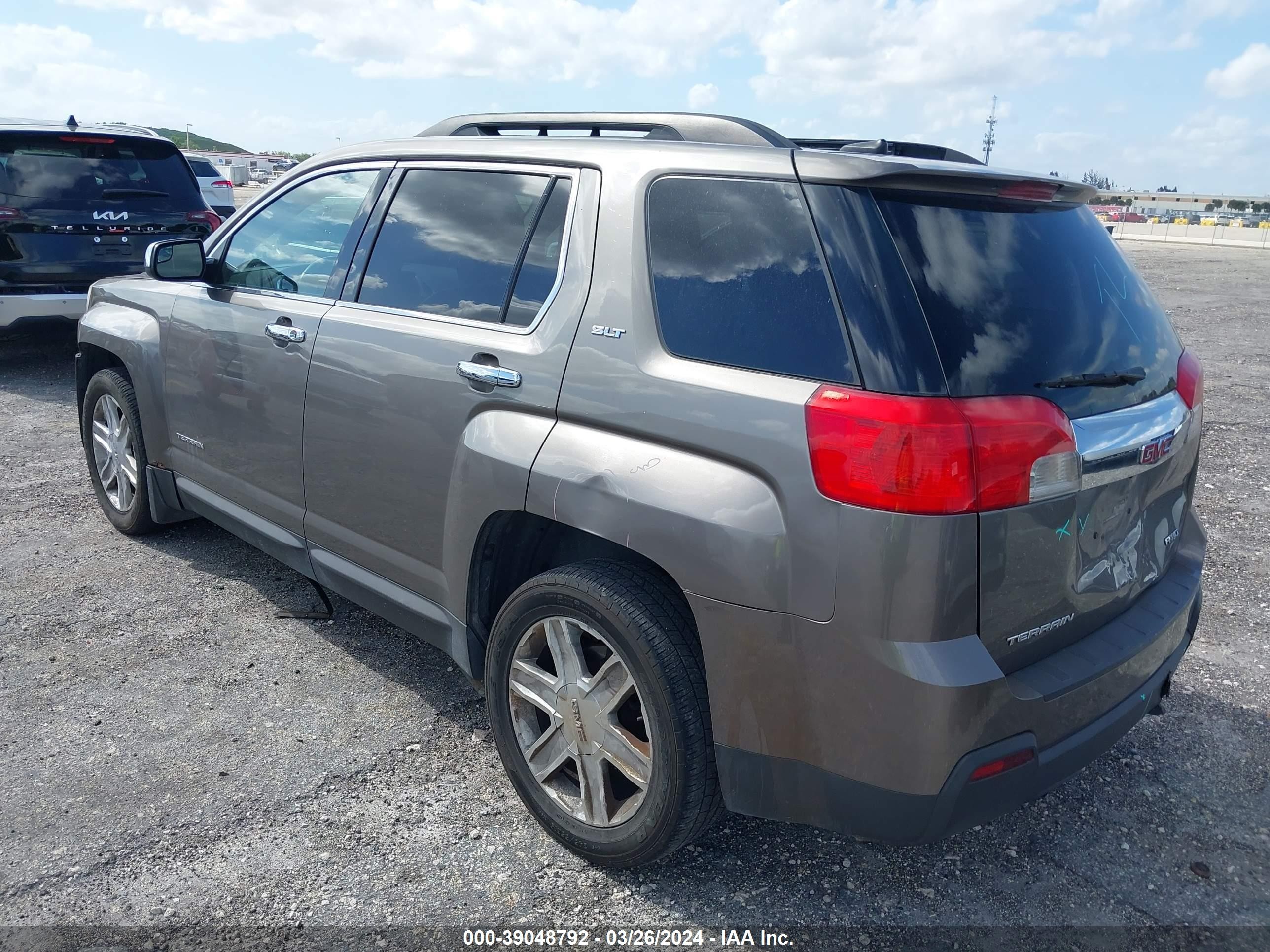 Photo 2 VIN: 2GKFLVEK7C6103179 - GMC TERRAIN 