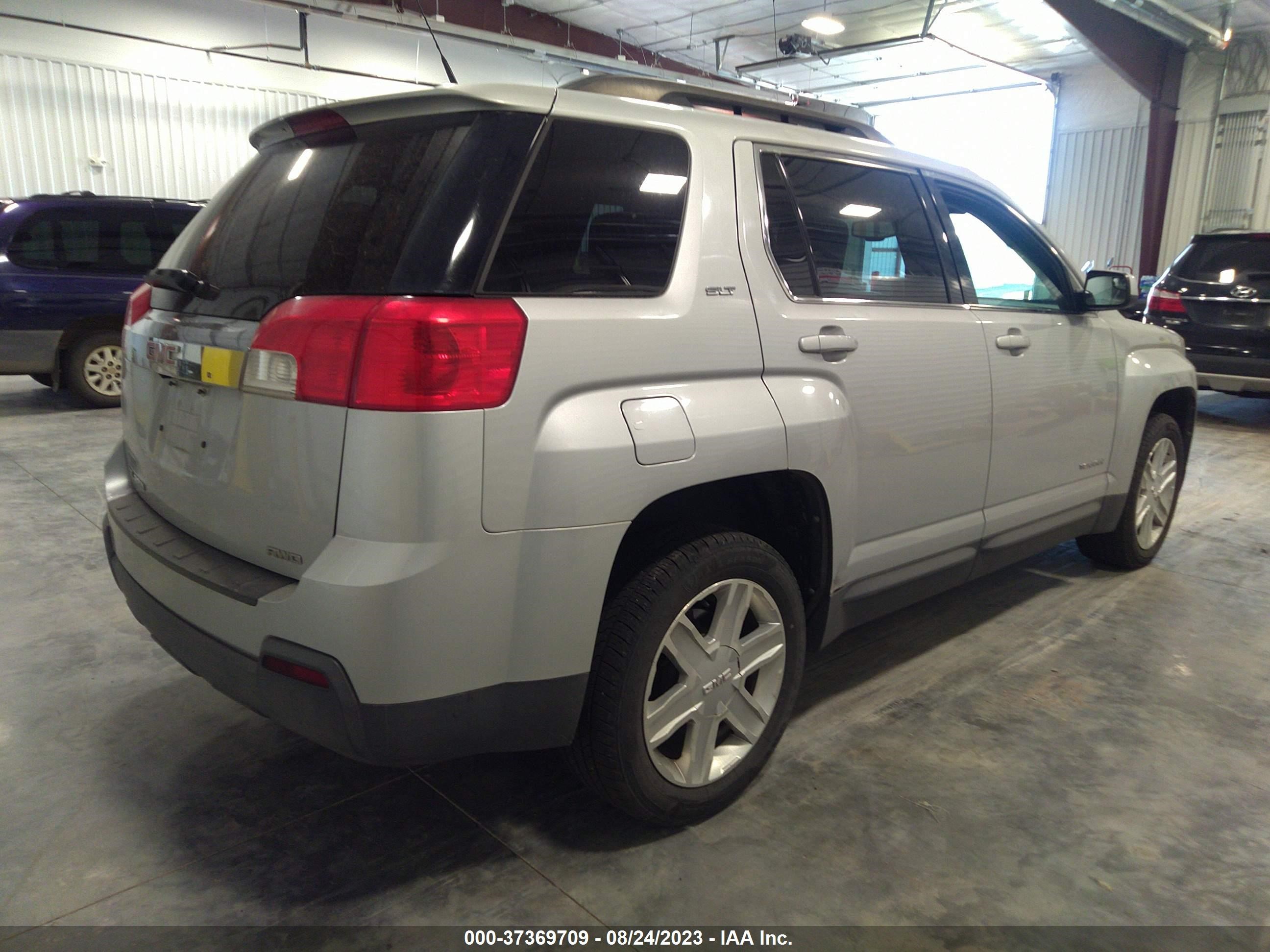 Photo 3 VIN: 2GKFLVEK8C6311605 - GMC TERRAIN 