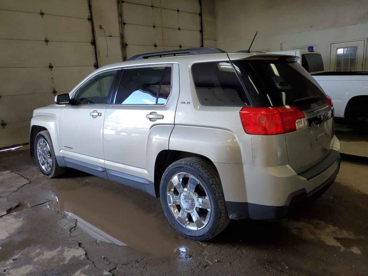 Photo 1 VIN: 2GKFLWE31F6174915 - GMC TERRAIN 