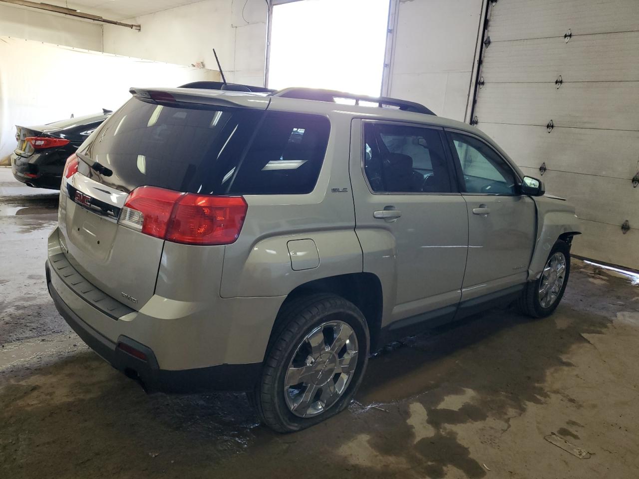 Photo 2 VIN: 2GKFLWE31F6174915 - GMC TERRAIN 