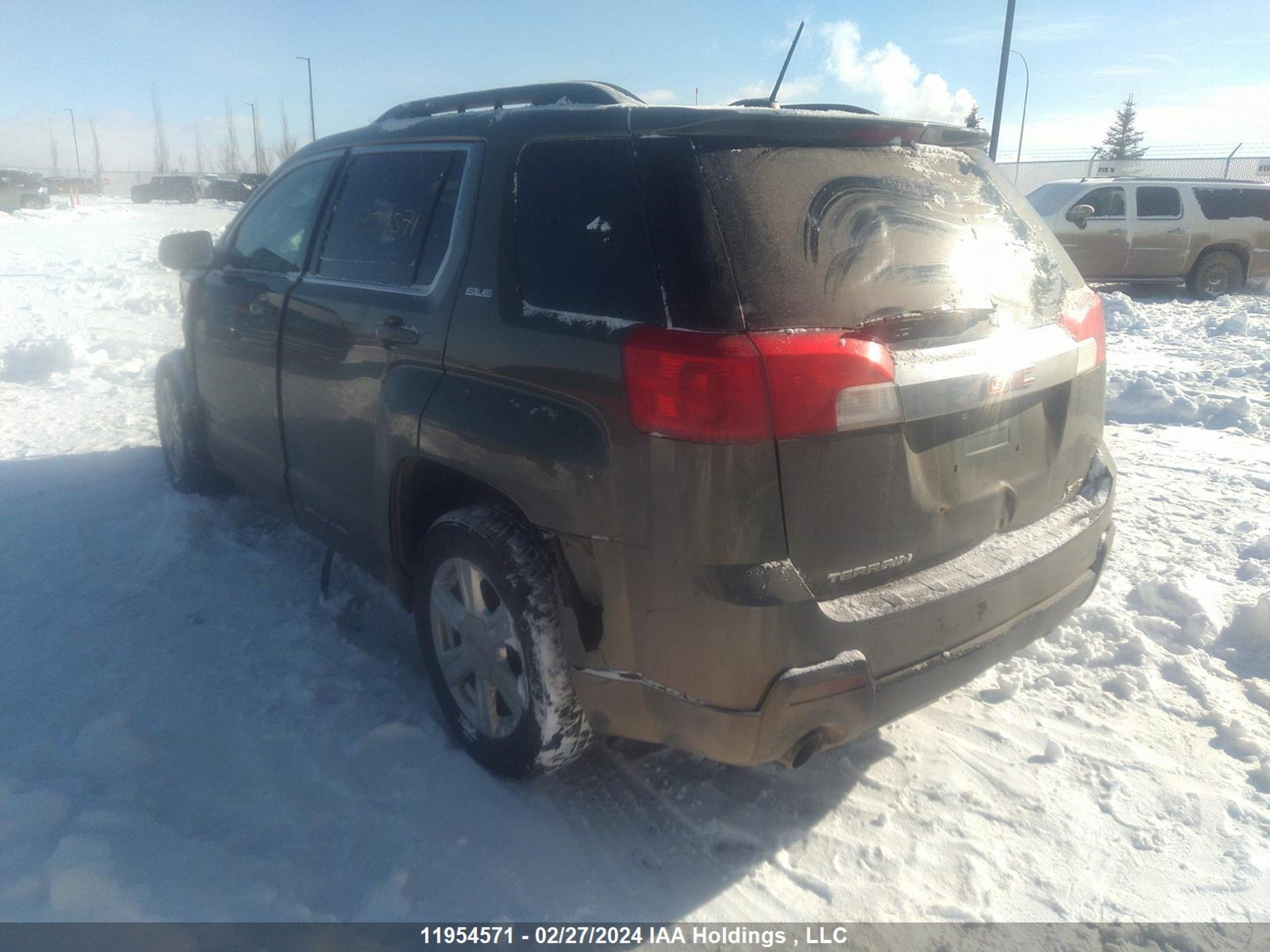 Photo 2 VIN: 2GKFLWE3XF6179109 - GMC TERRAIN 