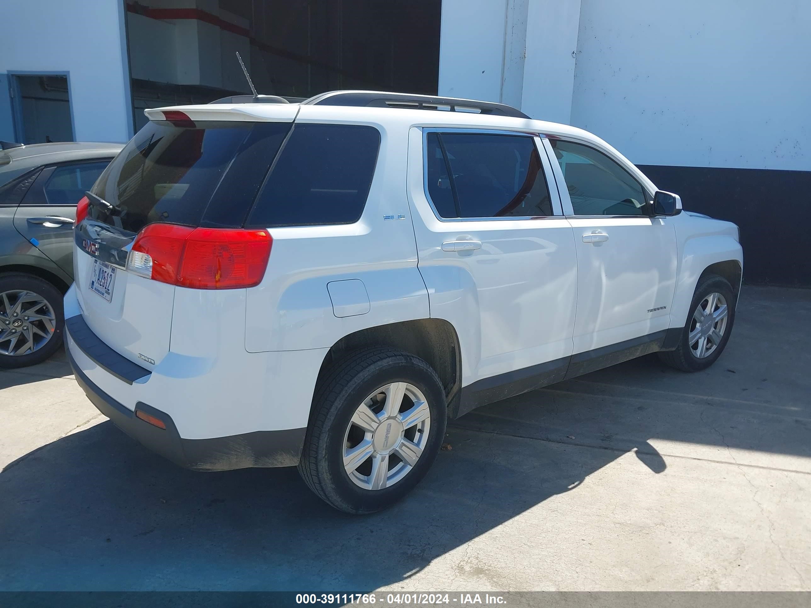 Photo 3 VIN: 2GKFLWEK2F6395186 - GMC TERRAIN 