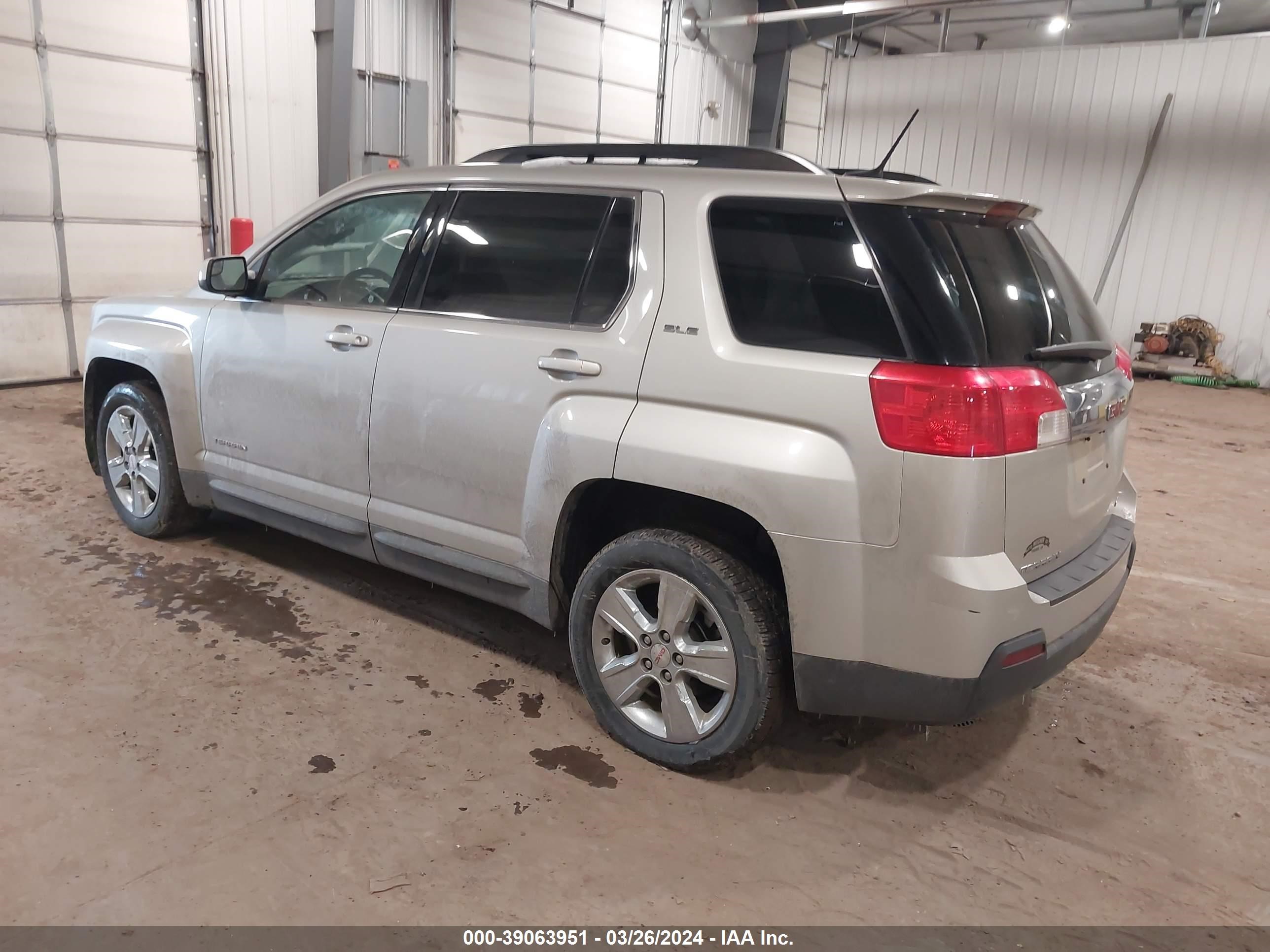 Photo 2 VIN: 2GKFLWEK3E6330376 - GMC TERRAIN 