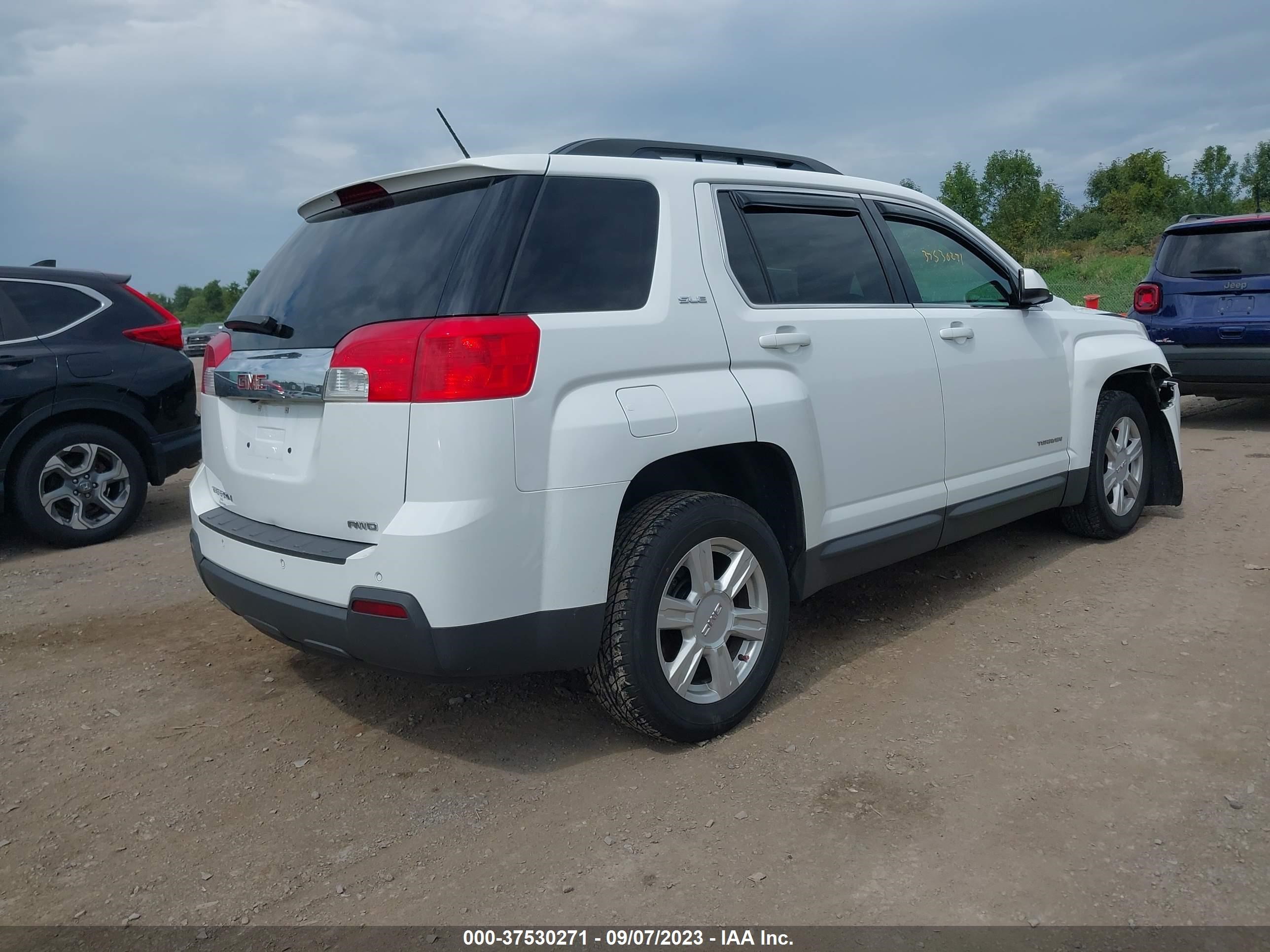 Photo 3 VIN: 2GKFLWEK4E6329625 - GMC TERRAIN 