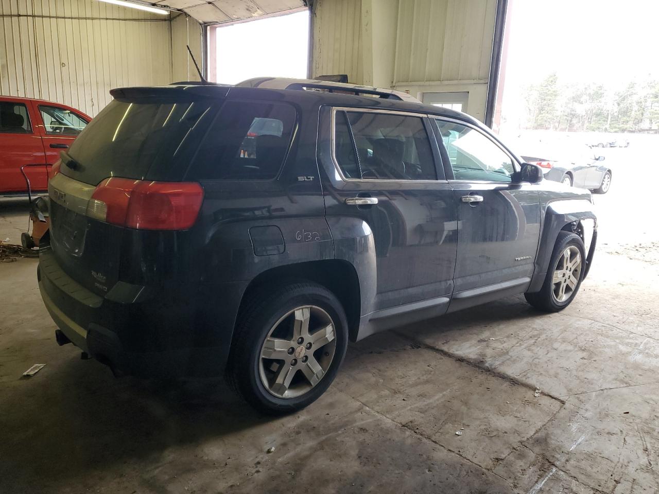 Photo 2 VIN: 2GKFLXE35D6165170 - GMC TERRAIN 