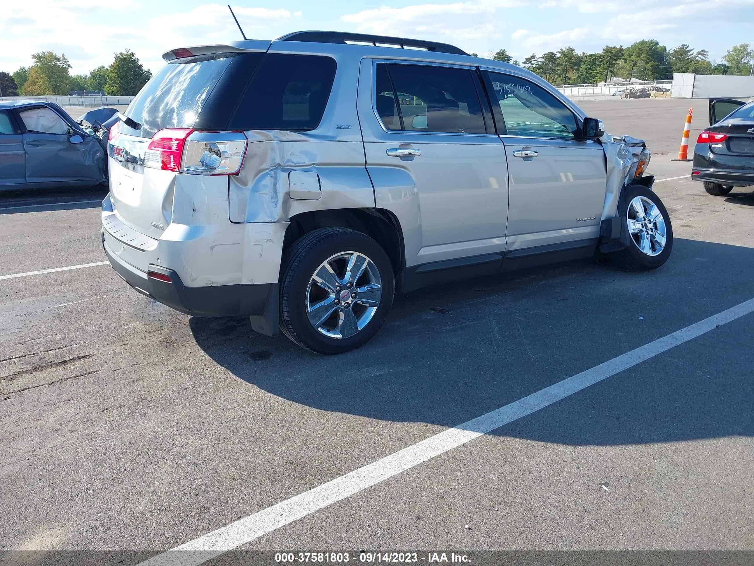 Photo 3 VIN: 2GKFLXEK1F6242675 - GMC TERRAIN 