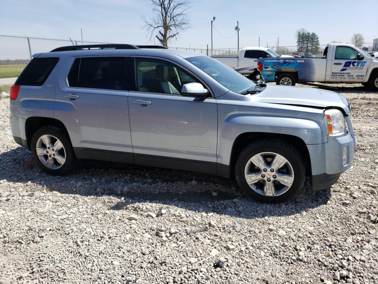 Photo 3 VIN: 2GKFLXEK7F6282873 - GMC TERRAIN 