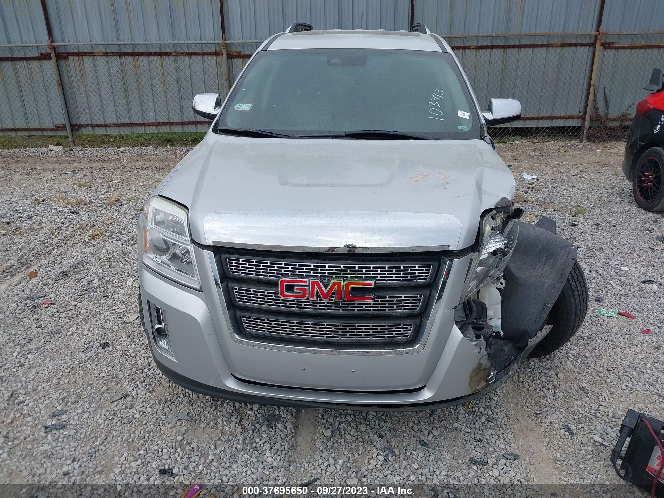 Photo 10 VIN: 2GKFLYE30F6103913 - GMC TERRAIN 