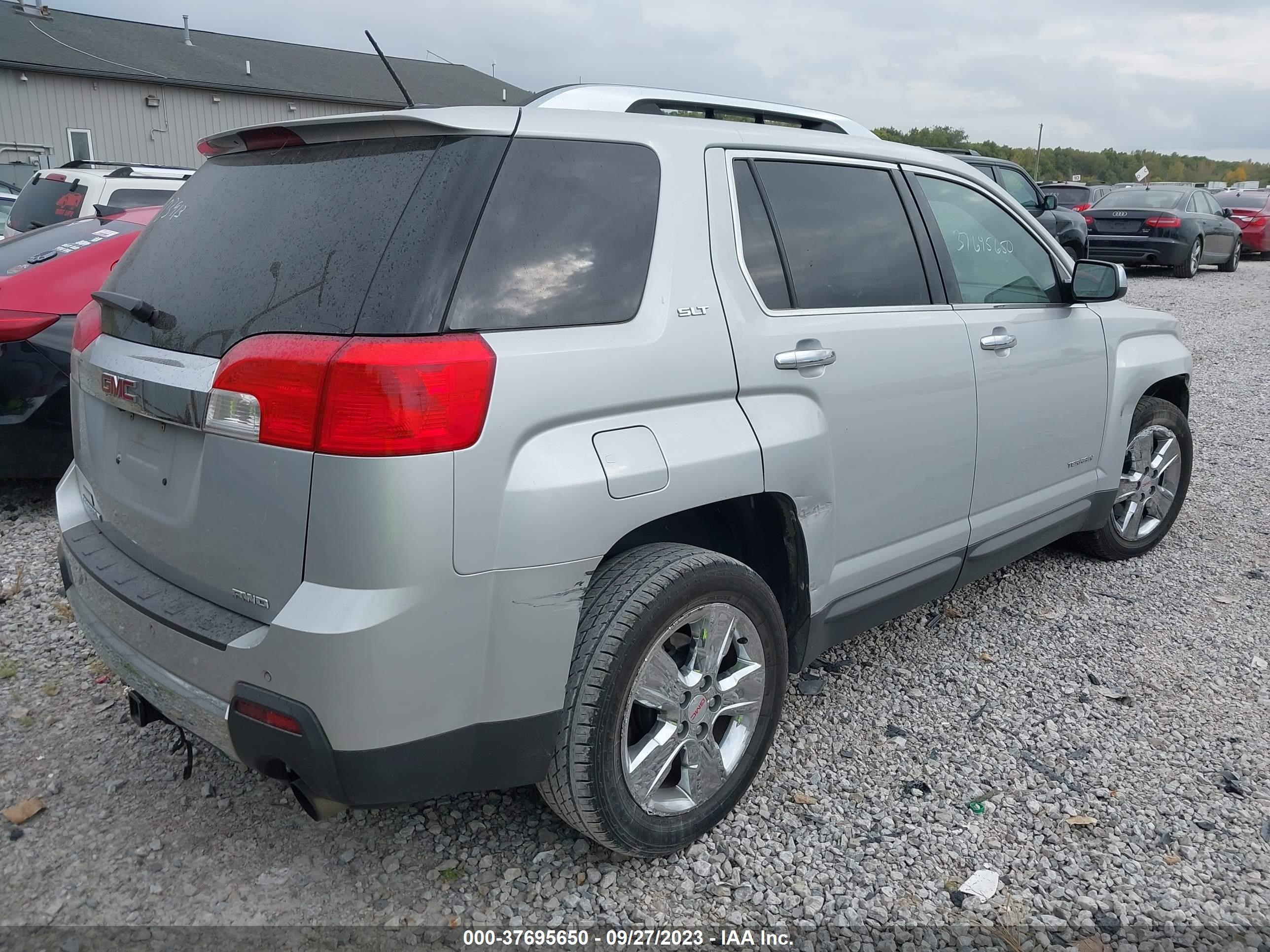 Photo 3 VIN: 2GKFLYE30F6103913 - GMC TERRAIN 