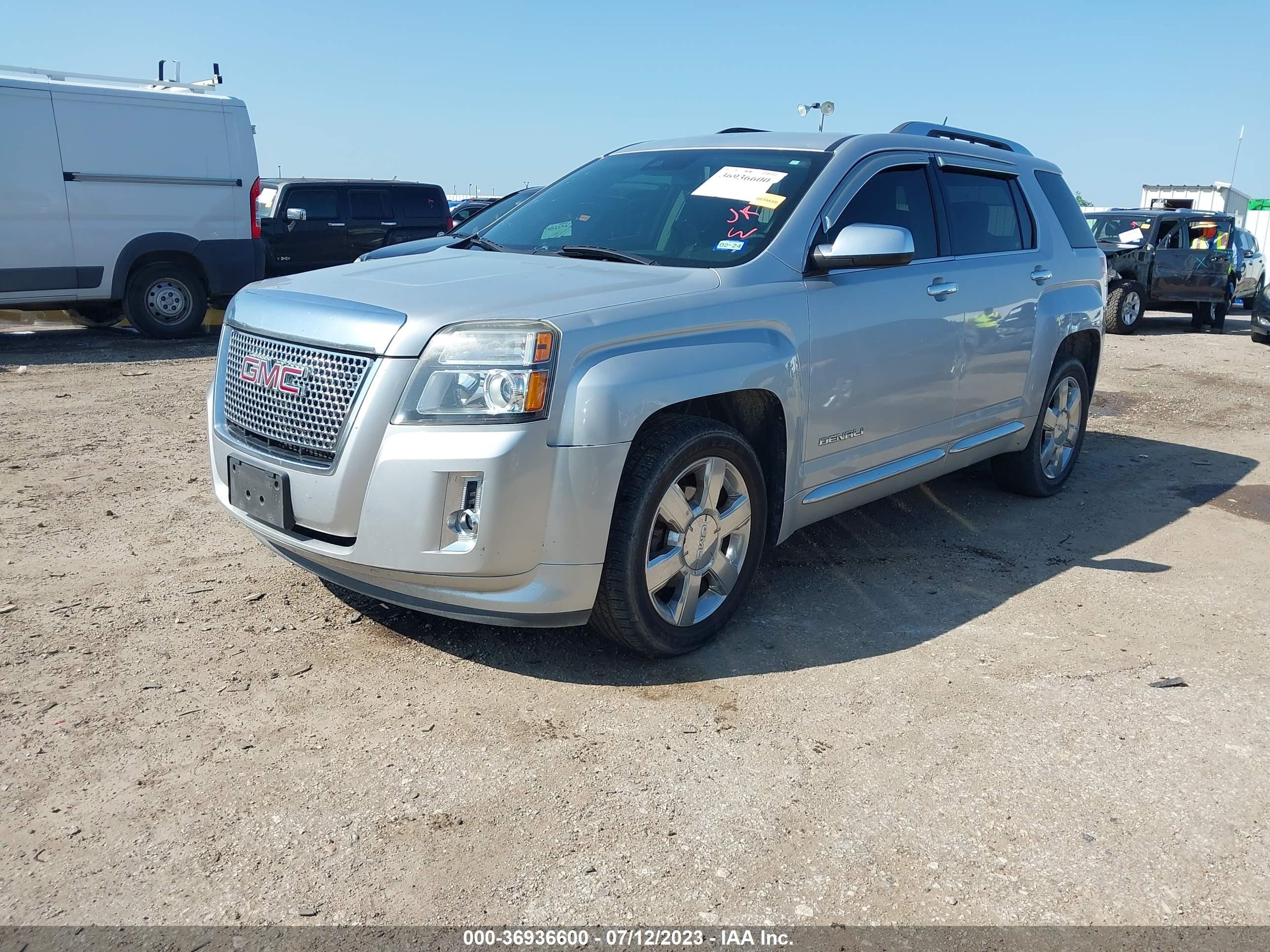 Photo 1 VIN: 2GKFLYE33D6155646 - GMC TERRAIN 