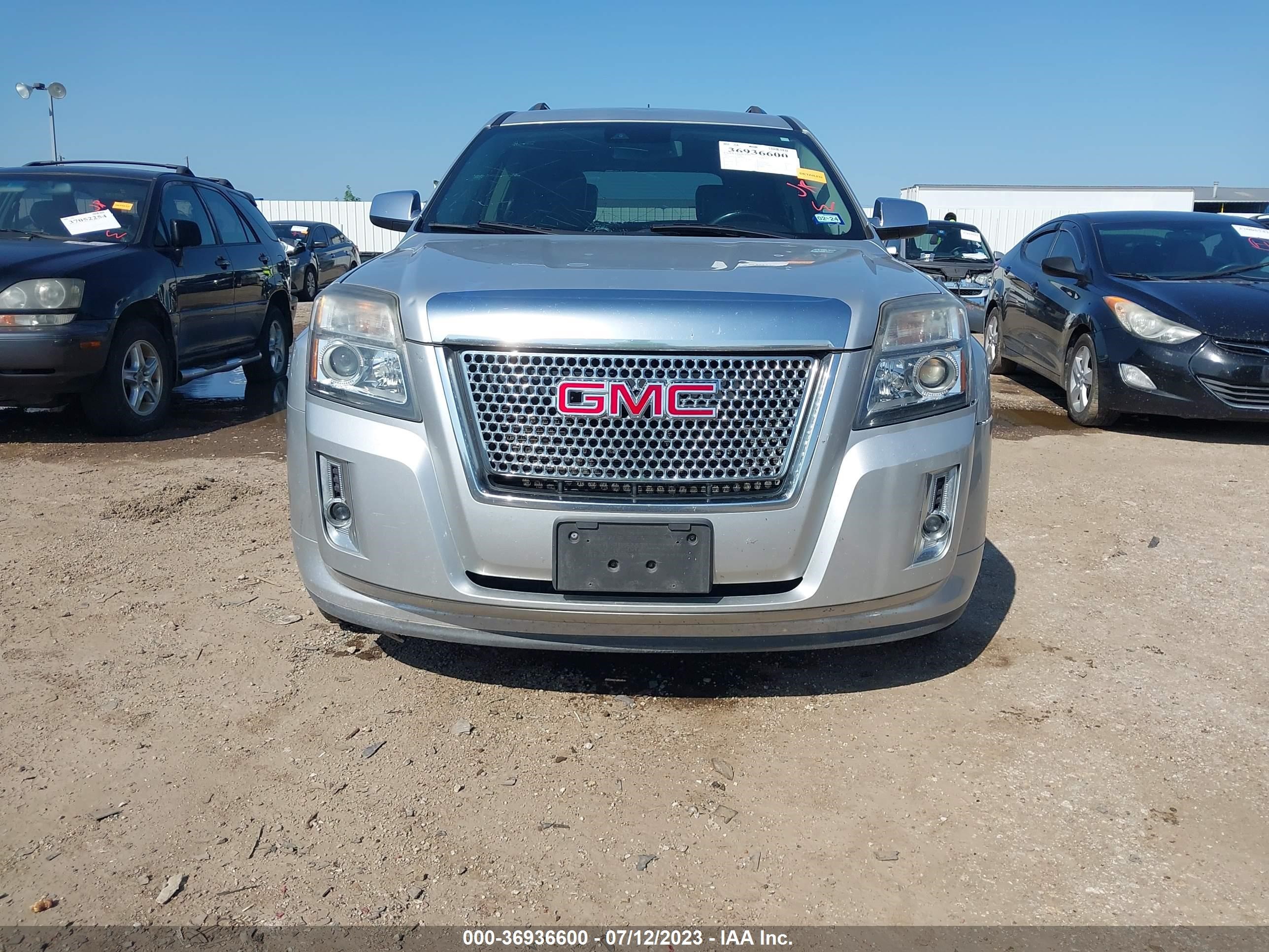 Photo 11 VIN: 2GKFLYE33D6155646 - GMC TERRAIN 