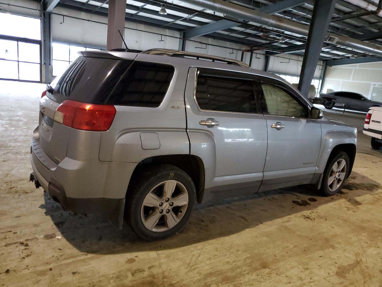 Photo 2 VIN: 2GKFLYE38E6124054 - GMC TERRAIN 