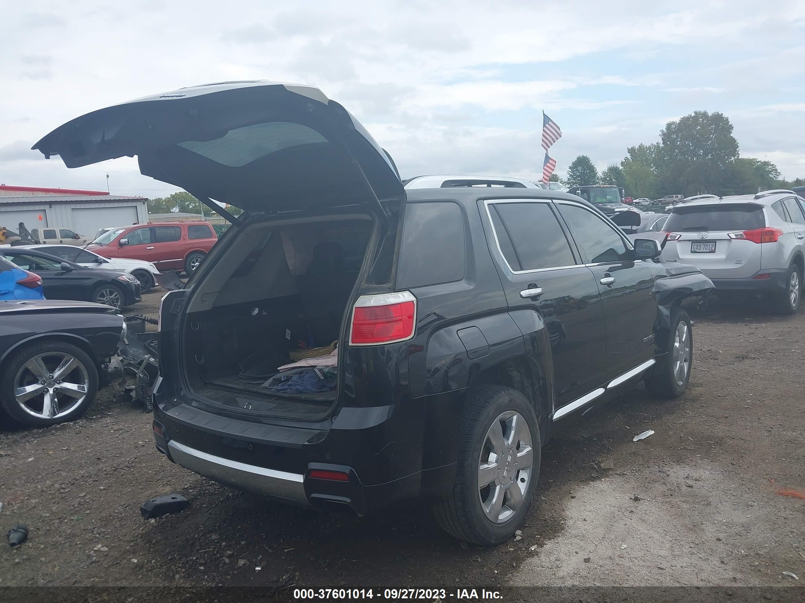 Photo 3 VIN: 2GKFLZE31E6166247 - GMC TERRAIN 