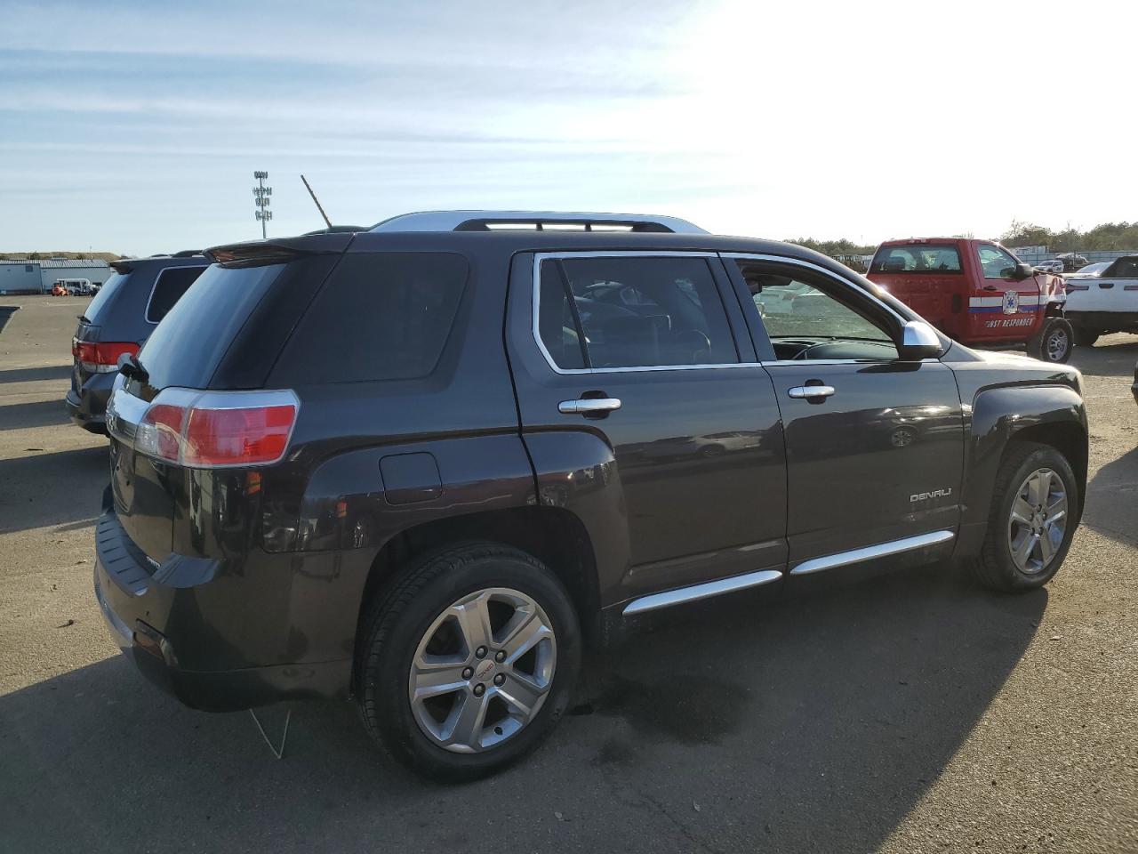 Photo 2 VIN: 2GKFLZEK6F6288000 - GMC TERRAIN 