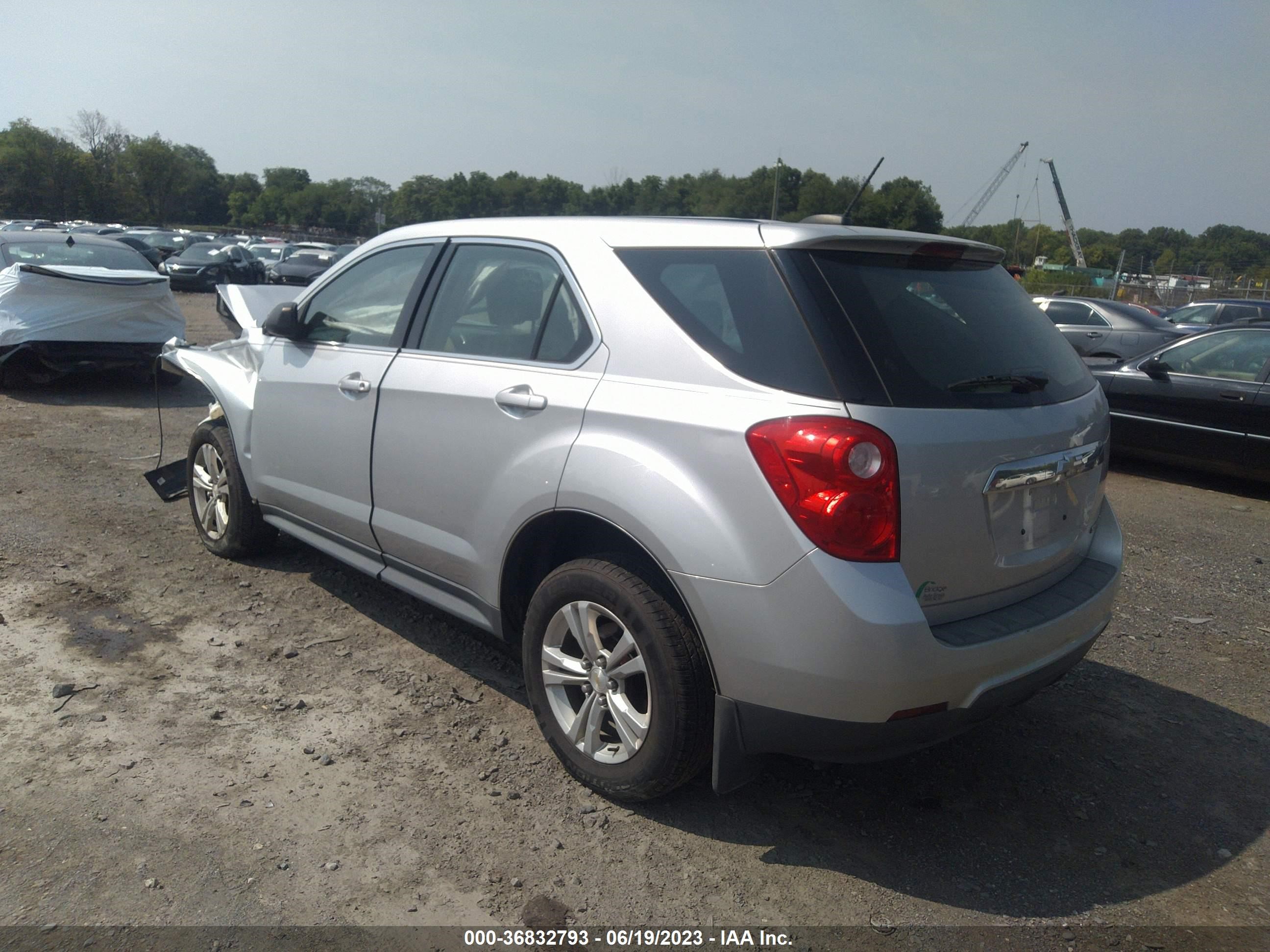 Photo 2 VIN: 2GNALAEK1F1149064 - CHEVROLET EQUINOX 