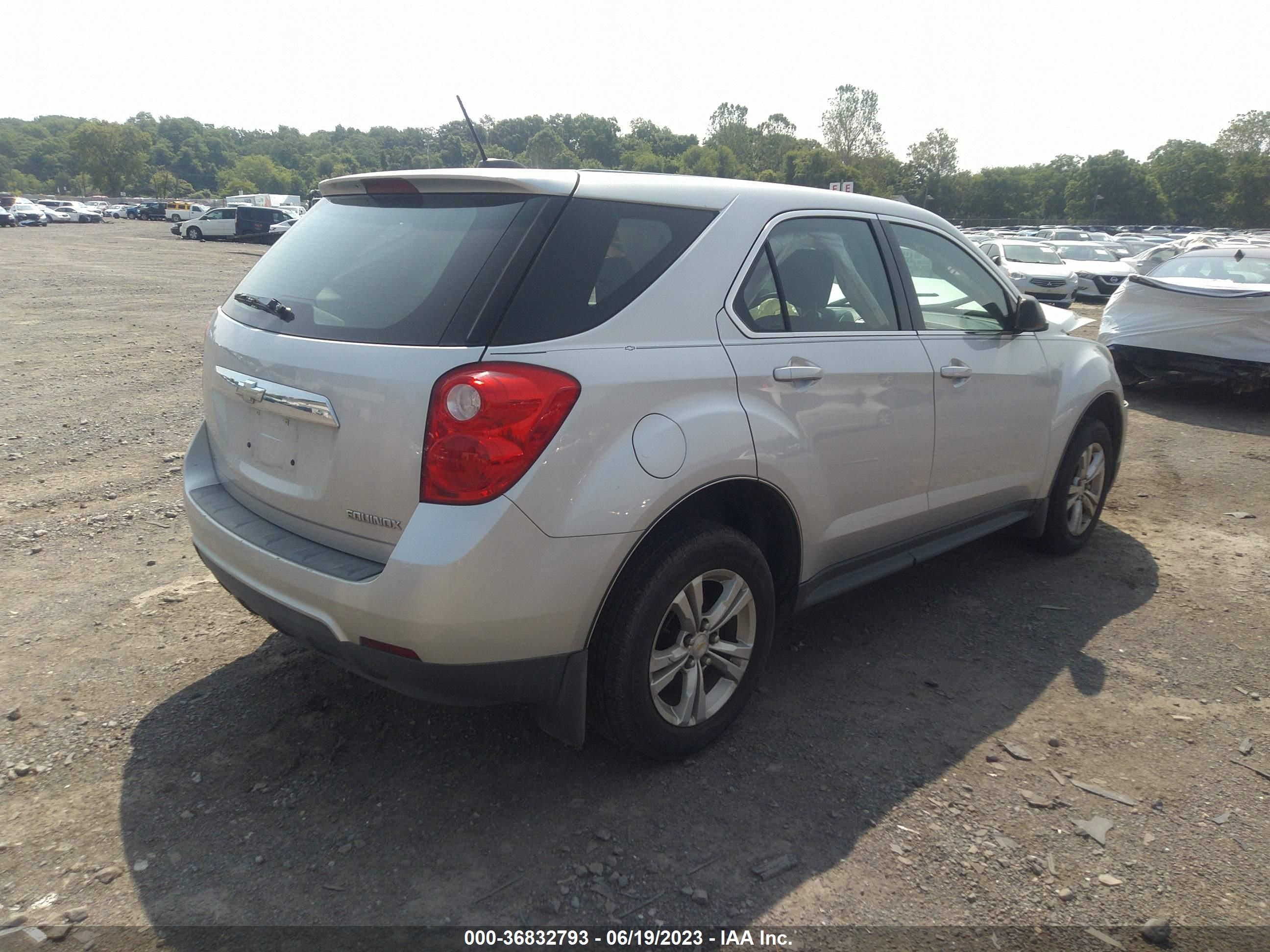 Photo 3 VIN: 2GNALAEK1F1149064 - CHEVROLET EQUINOX 