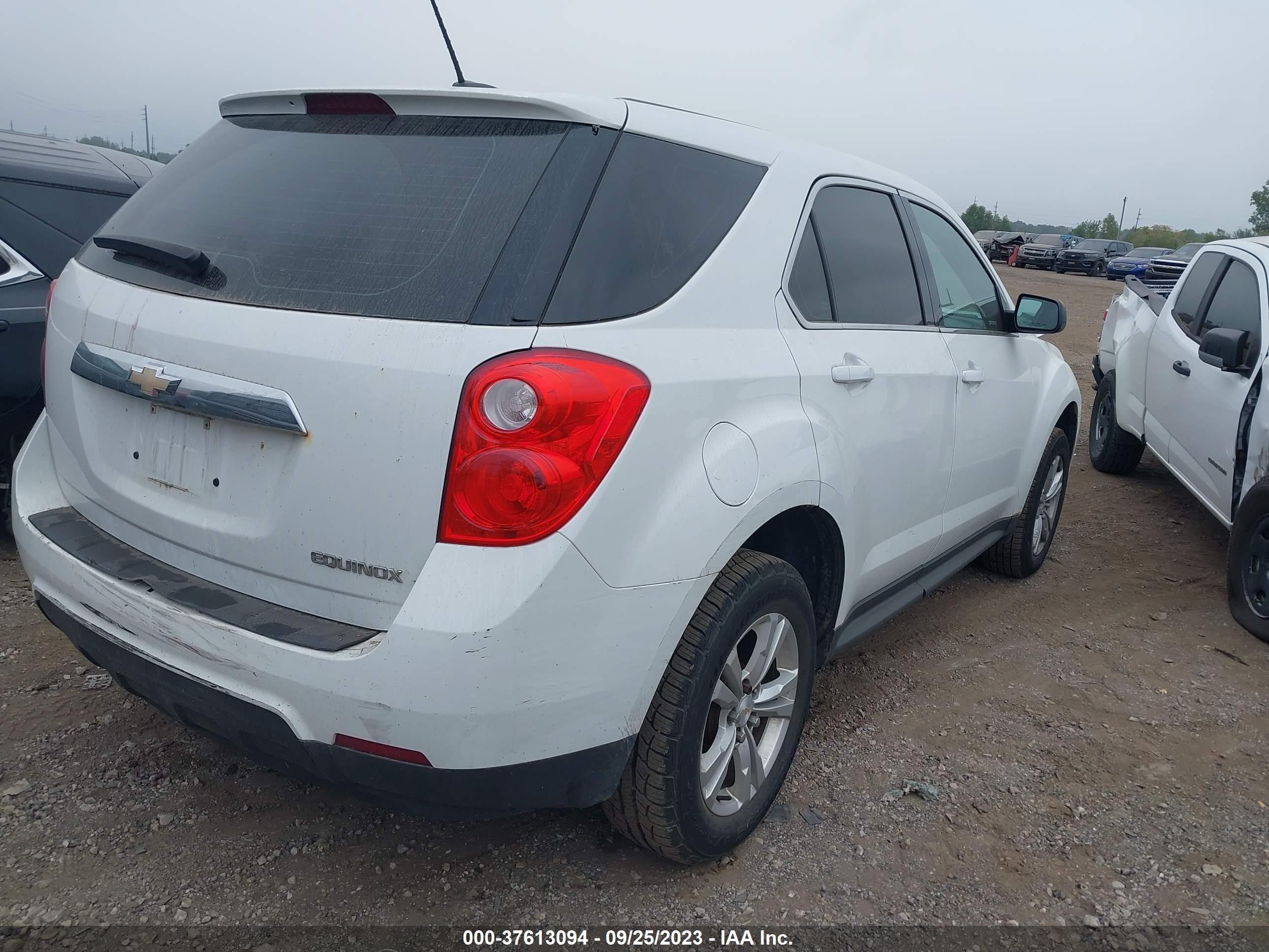 Photo 3 VIN: 2GNALAEK8F6338958 - CHEVROLET EQUINOX 