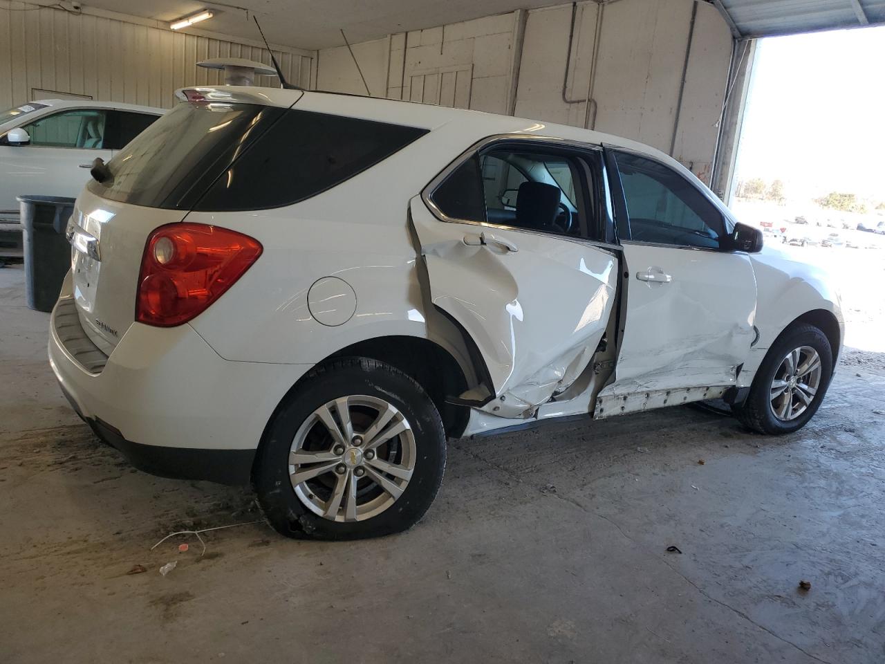 Photo 2 VIN: 2GNALBEC9B1172763 - CHEVROLET EQUINOX 