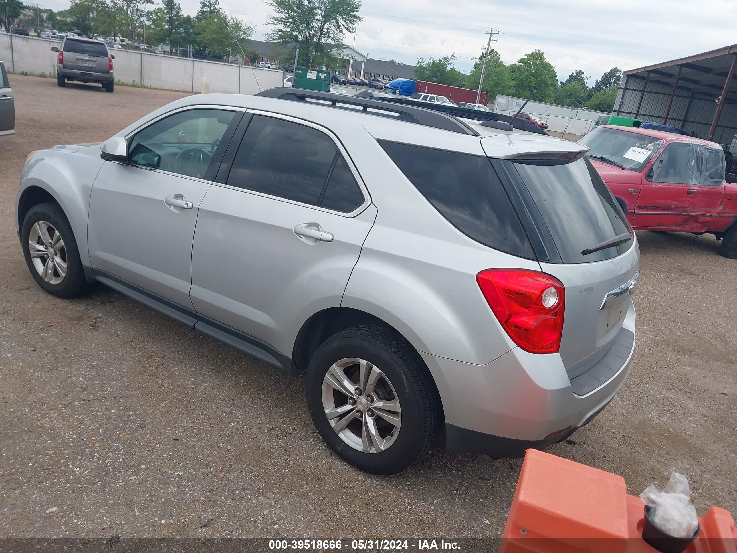 Photo 2 VIN: 2GNALBEK0F6258138 - CHEVROLET EQUINOX 