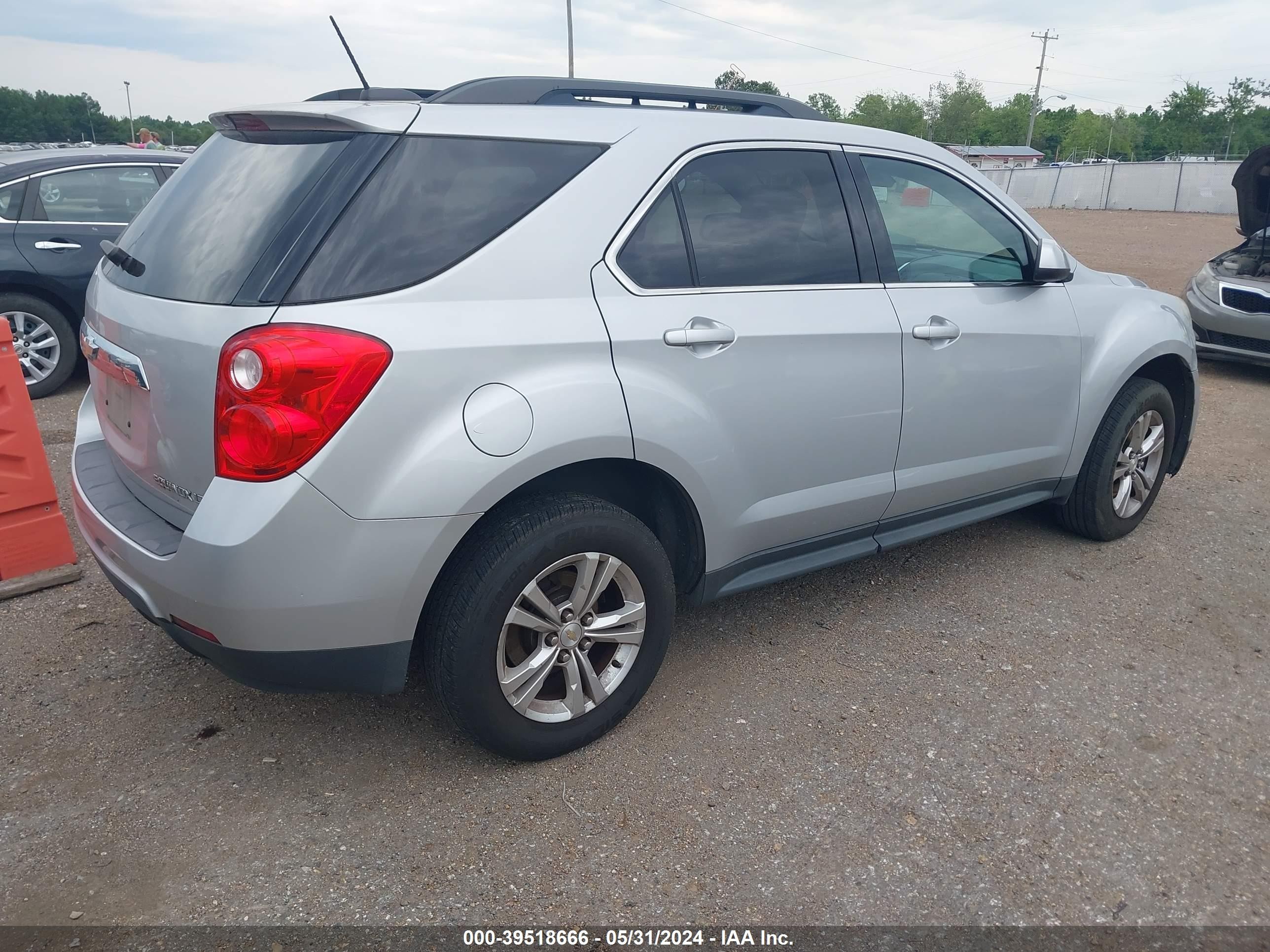 Photo 3 VIN: 2GNALBEK0F6258138 - CHEVROLET EQUINOX 