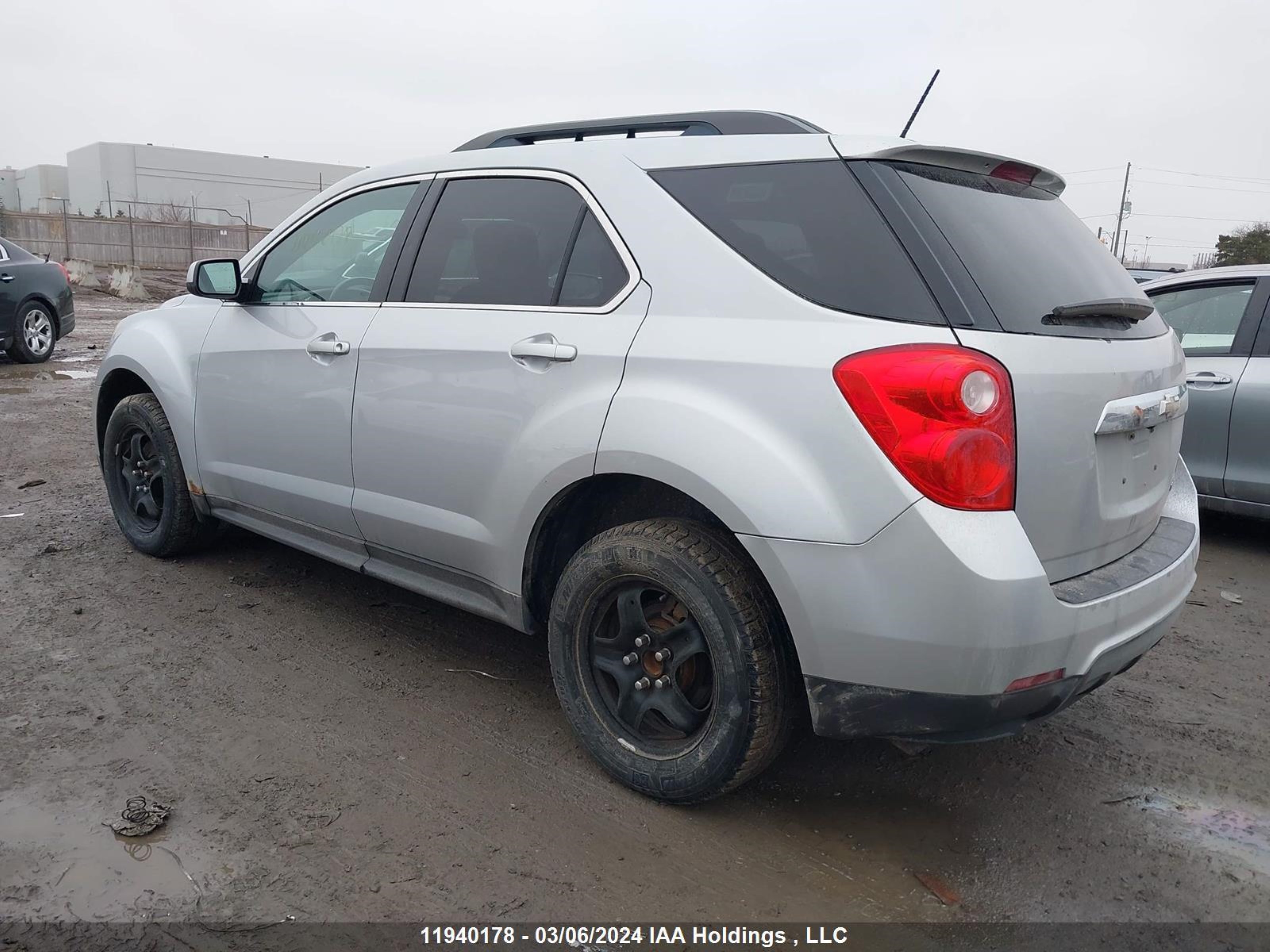 Photo 2 VIN: 2GNALBEK1F6340654 - CHEVROLET EQUINOX 