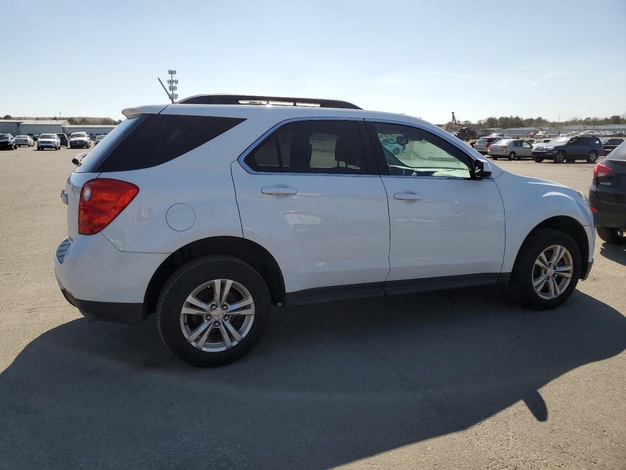 Photo 2 VIN: 2GNALBEK1F6412792 - CHEVROLET EQUINOX 