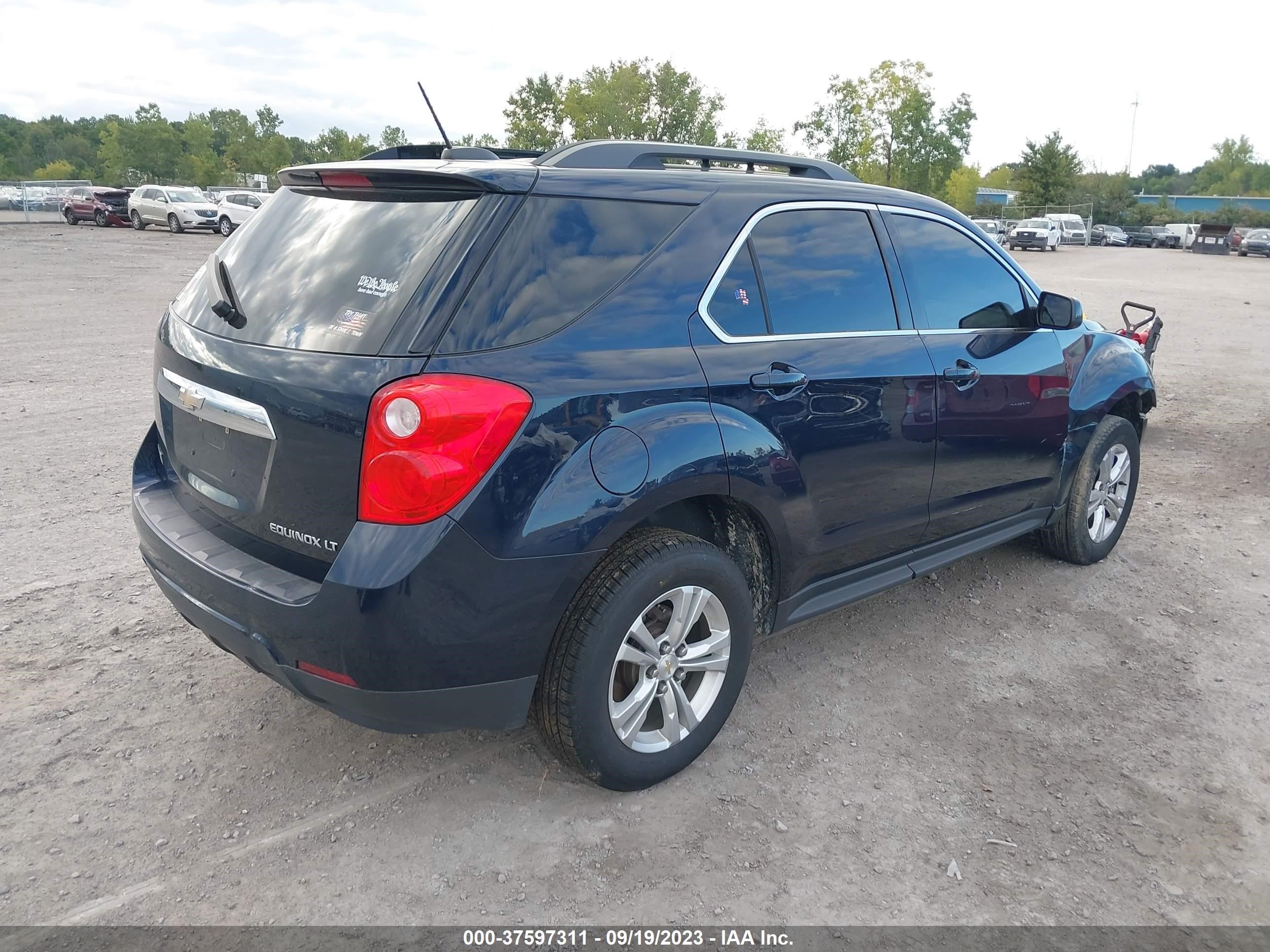 Photo 3 VIN: 2GNALBEK3F1143384 - CHEVROLET EQUINOX 