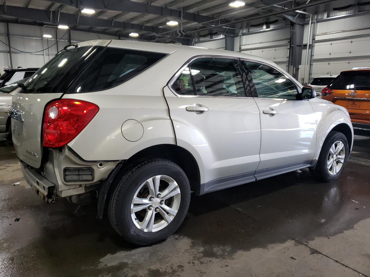 Photo 2 VIN: 2GNALBEK4D6333677 - CHEVROLET EQUINOX 