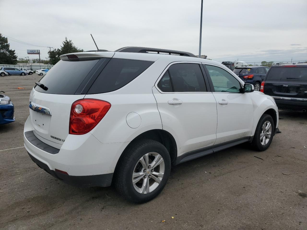 Photo 2 VIN: 2GNALBEK4F6394188 - CHEVROLET EQUINOX 