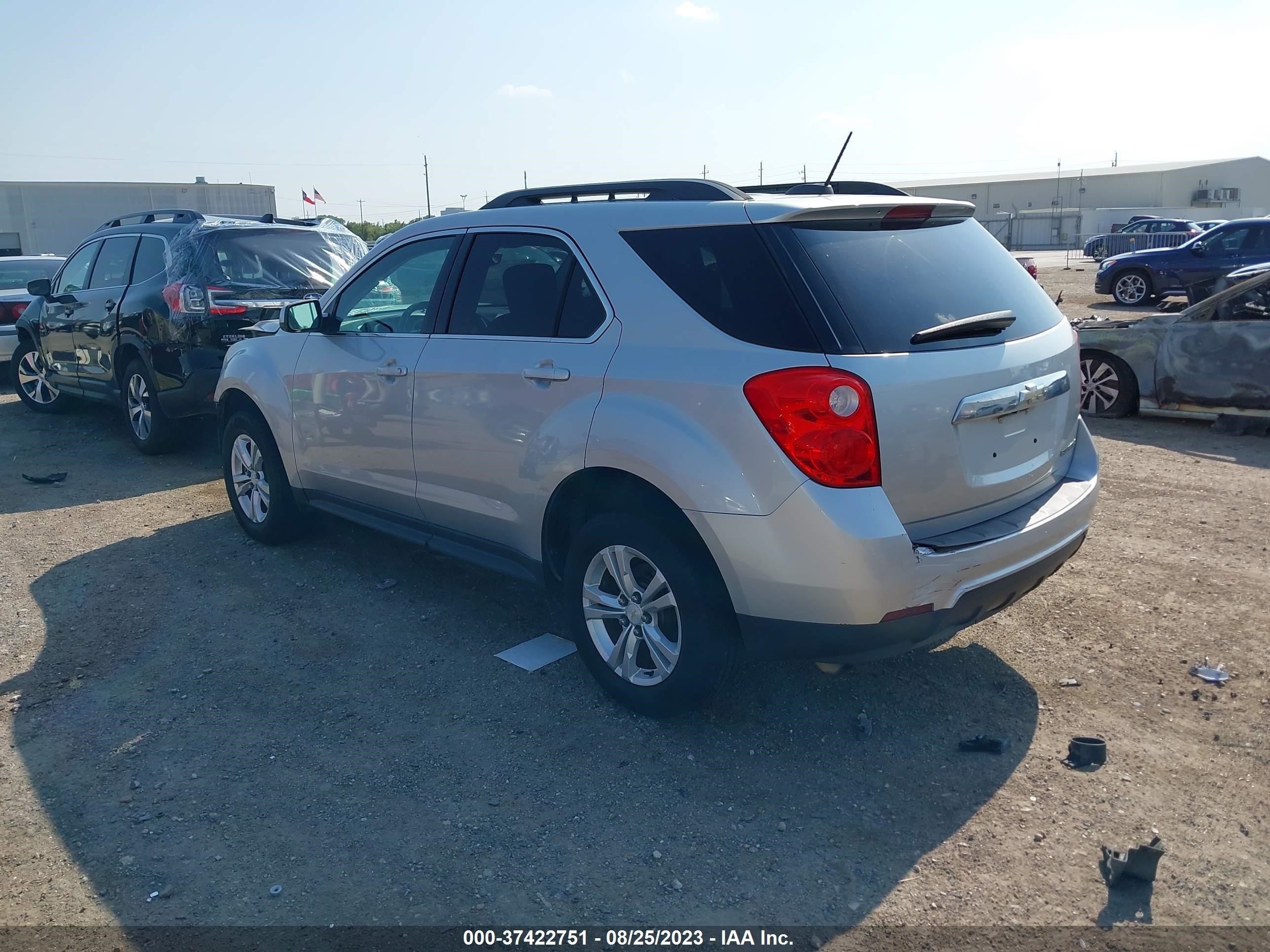 Photo 2 VIN: 2GNALBEK5F6379991 - CHEVROLET EQUINOX 