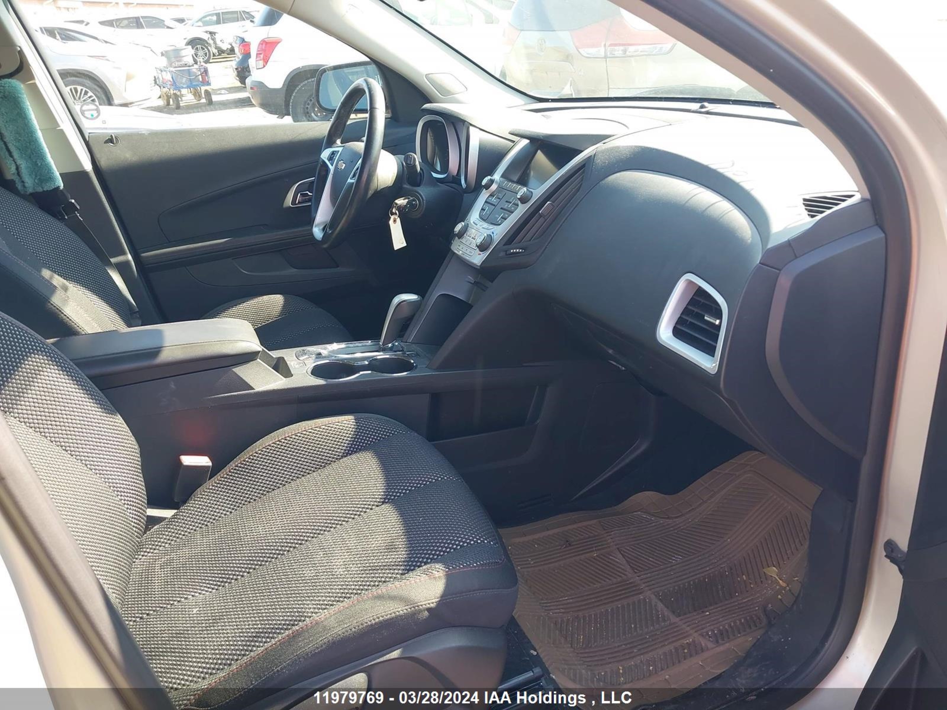 Photo 4 VIN: 2GNALBEK8F6144808 - CHEVROLET EQUINOX 