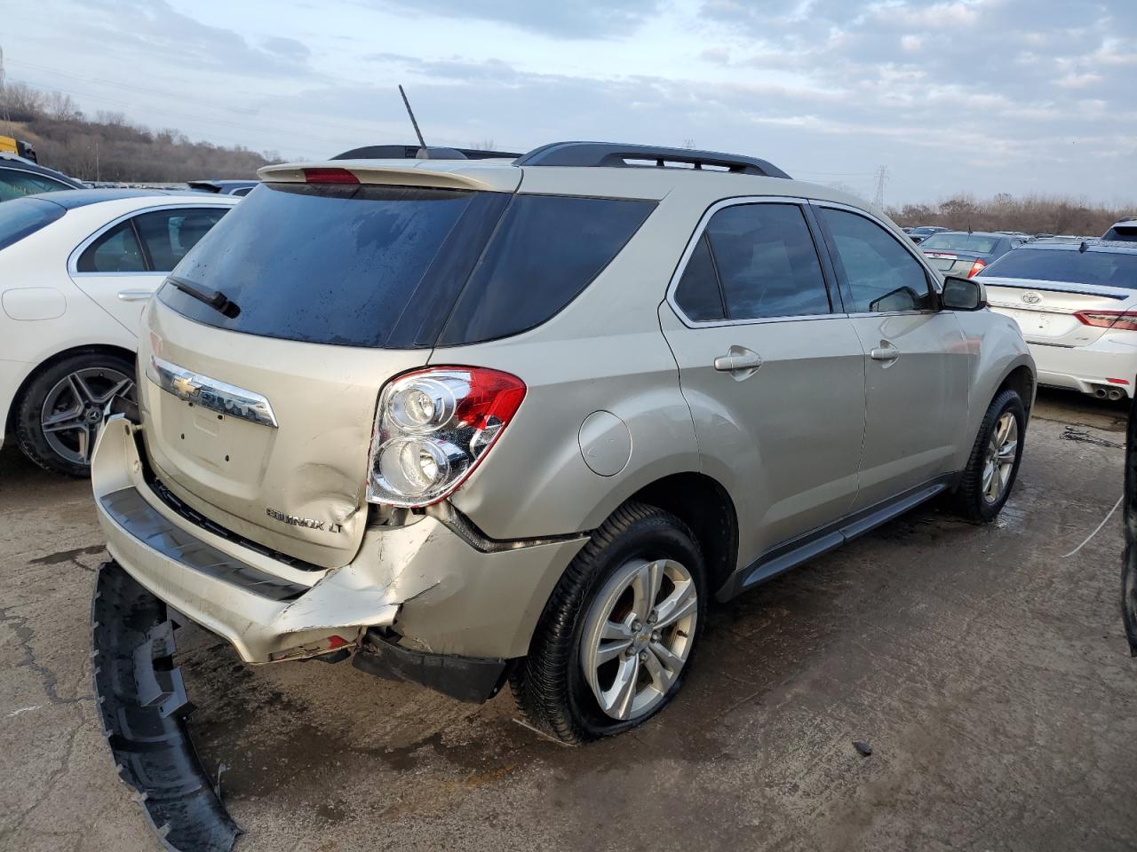 Photo 2 VIN: 2GNALBEKXF1138201 - CHEVROLET EQUINOX 