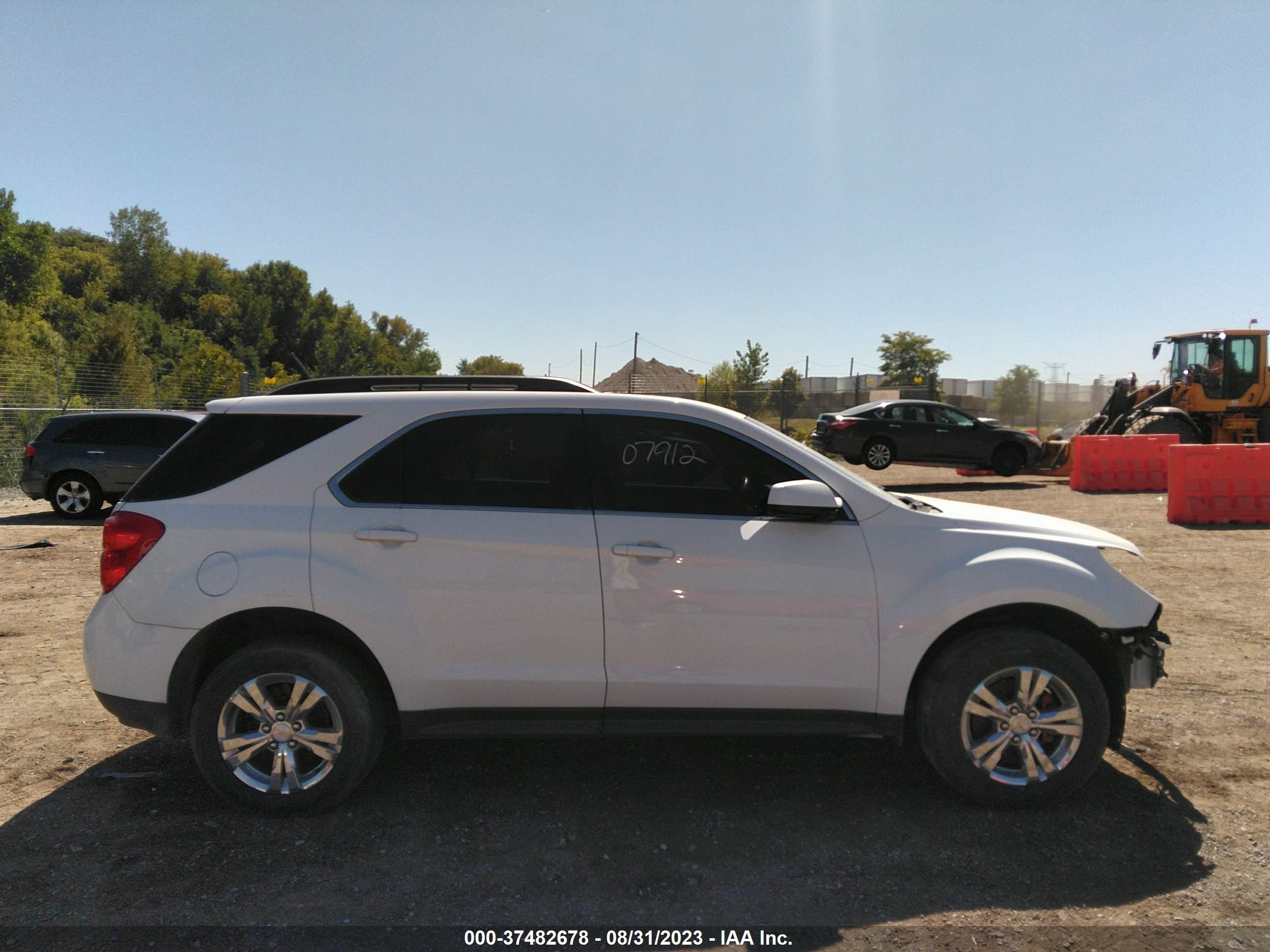 Photo 12 VIN: 2GNALBEKXF6275741 - CHEVROLET EQUINOX 