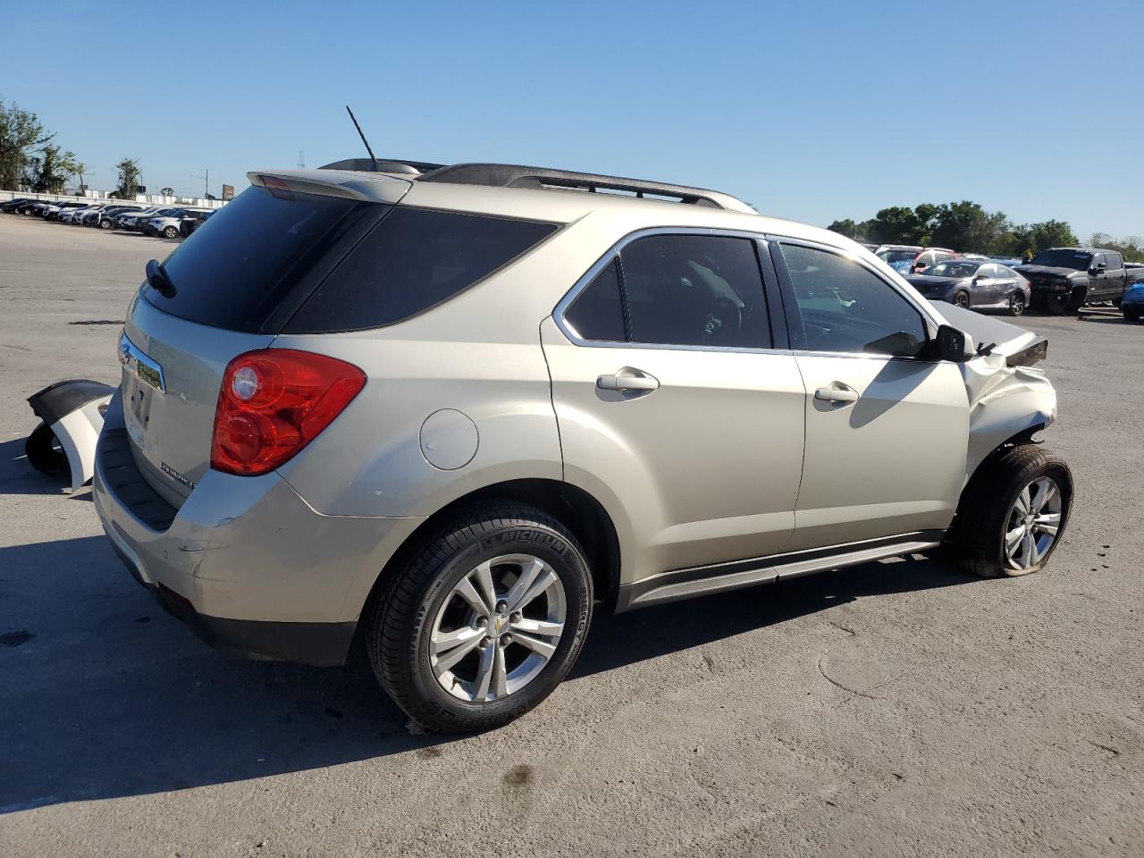 Photo 2 VIN: 2GNALCEK2F6419627 - CHEVROLET EQUINOX 