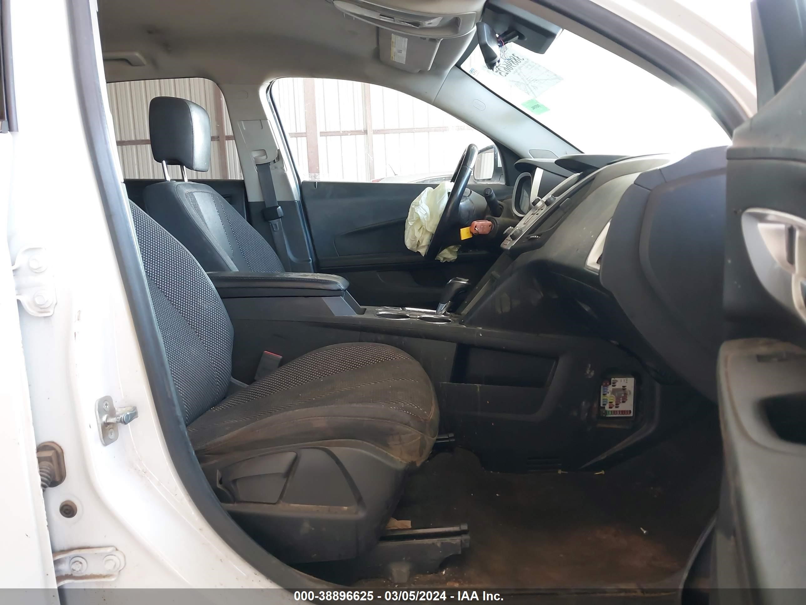 Photo 4 VIN: 2GNALCEK9H1585773 - CHEVROLET EQUINOX 